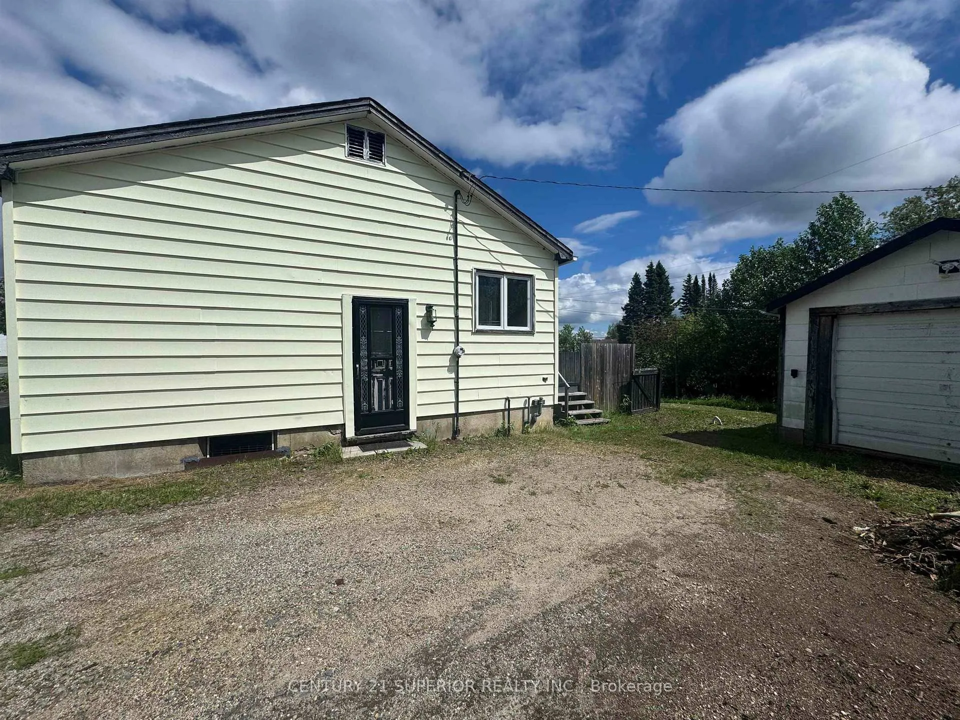 Photo 5 of 28 Warbler Drive, Manitouwadge — HOMEH