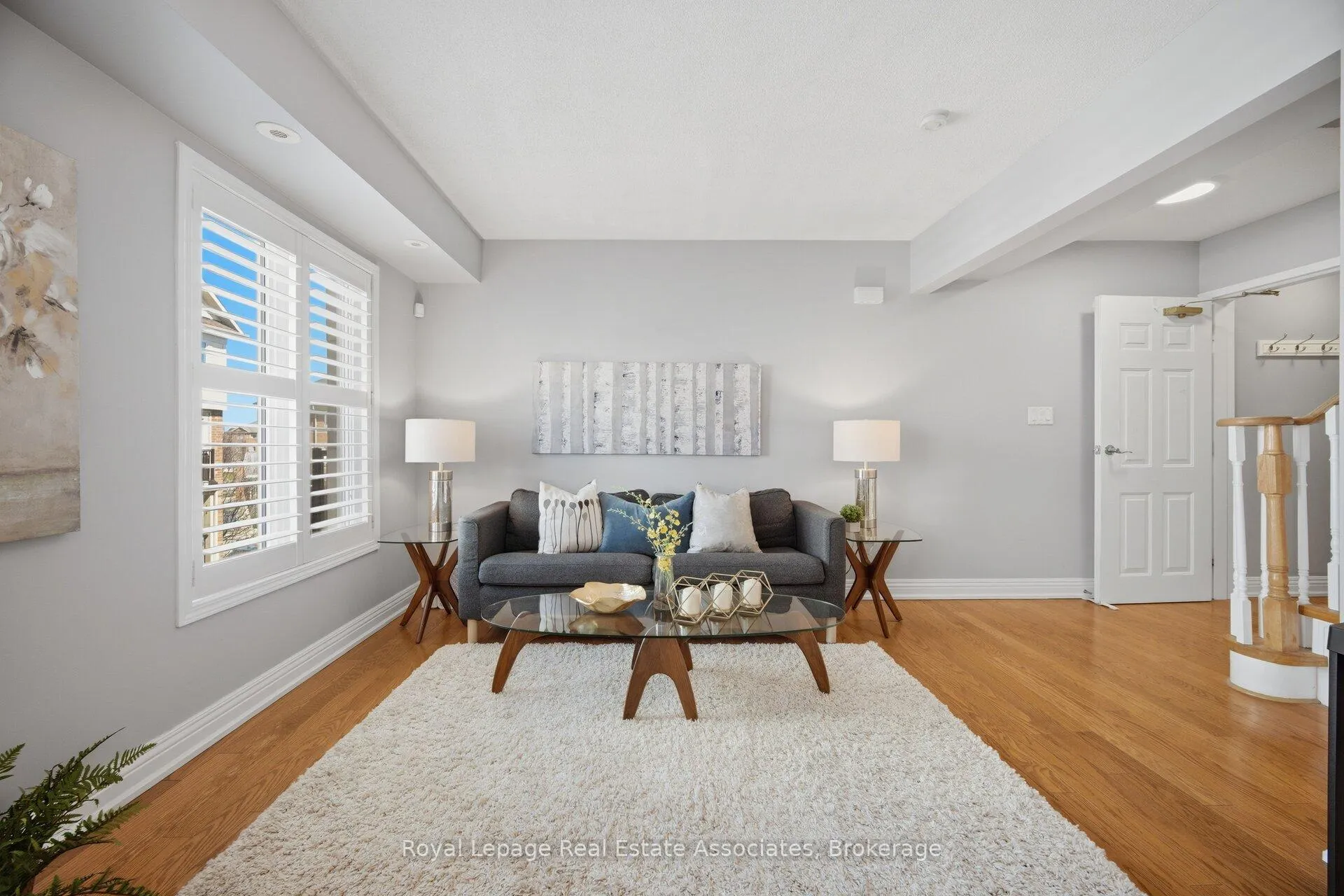 Photo 4 of 192 Louisbourg Way, Markham, Greensborough — HOMEH