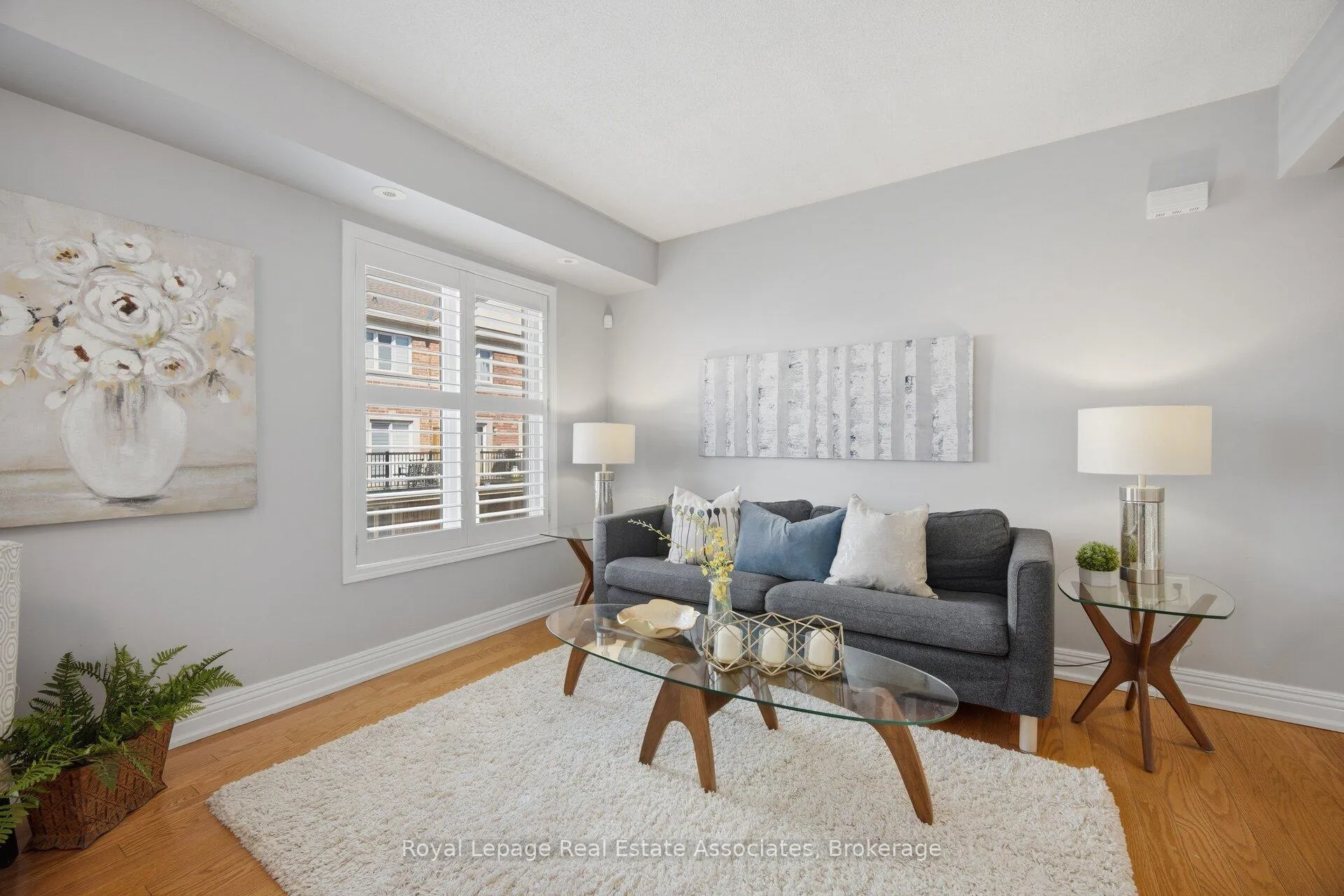 Photo 5 of 192 Louisbourg Way, Markham, Greensborough — HOMEH