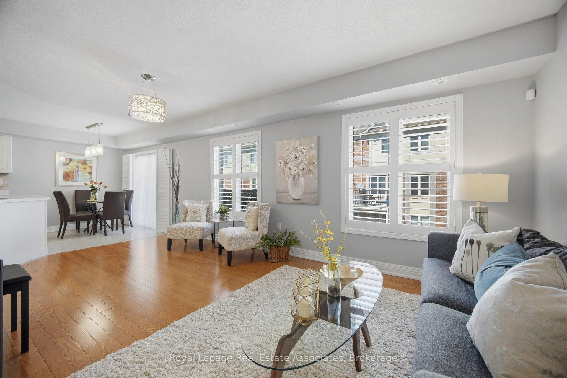 Photo 6 of 192 Louisbourg Way, Markham, Greensborough — HOMEH