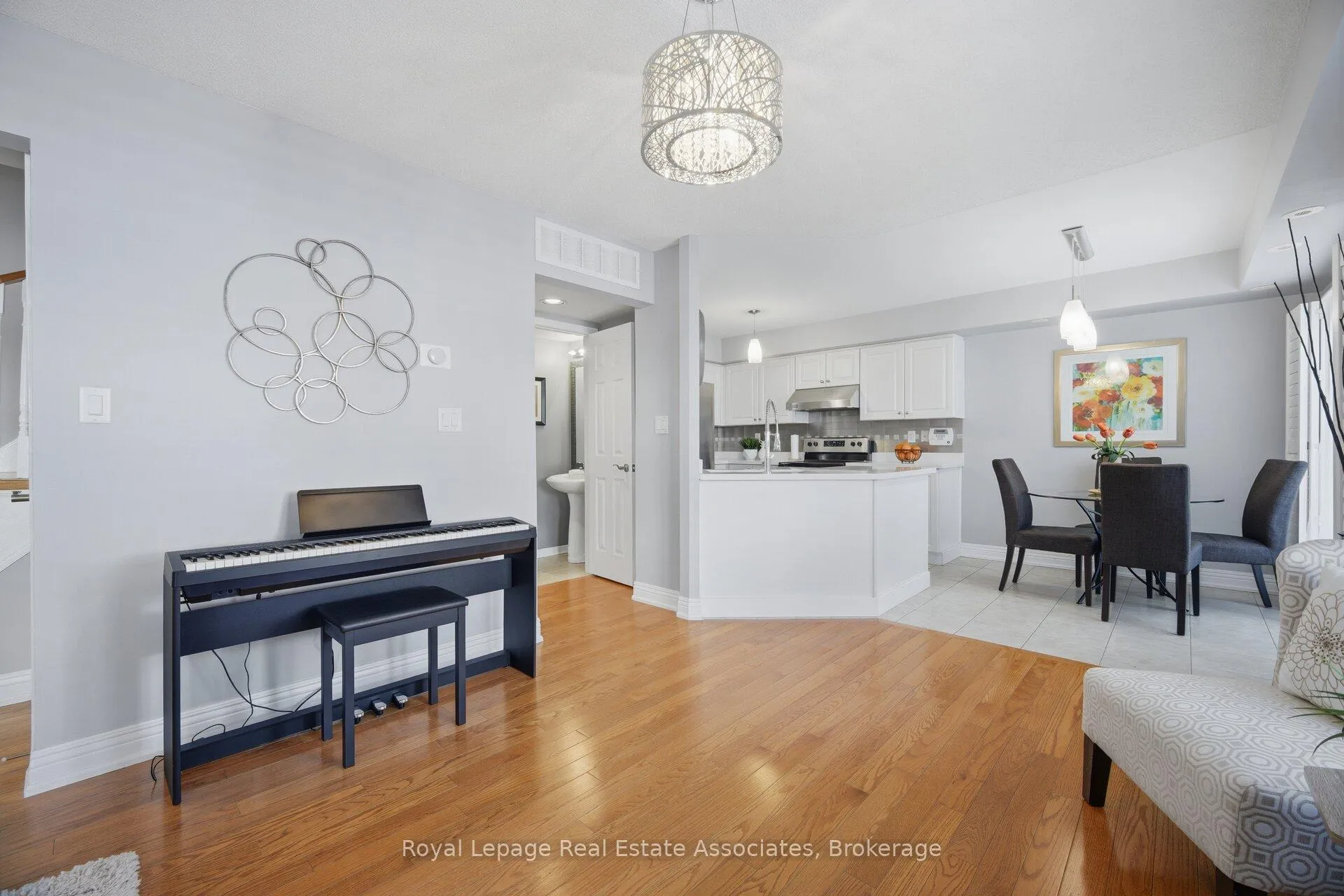 Photo 9 of 192 Louisbourg Way, Markham, Greensborough — HOMEH