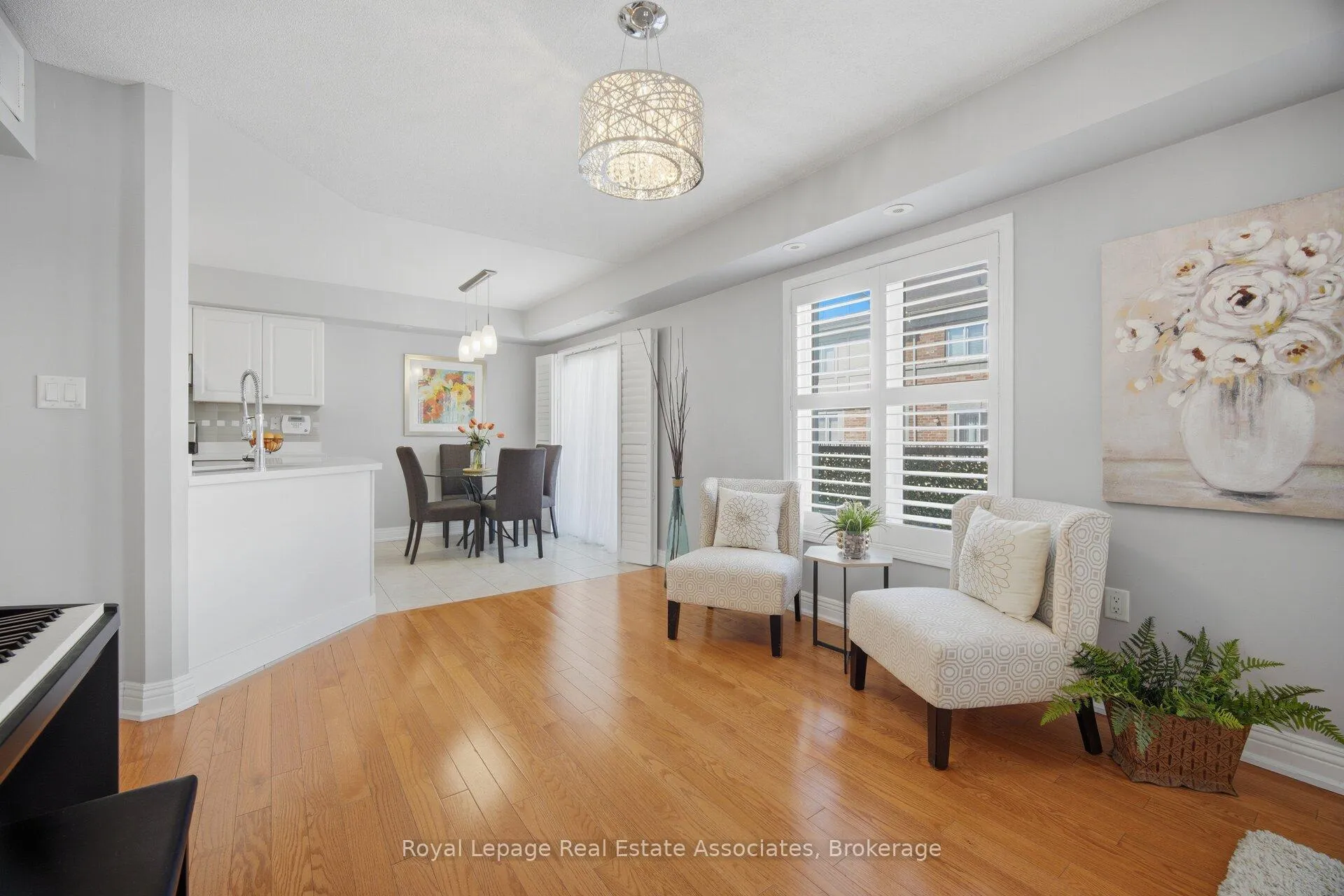 Photo 10 of 192 Louisbourg Way, Markham, Greensborough — HOMEH