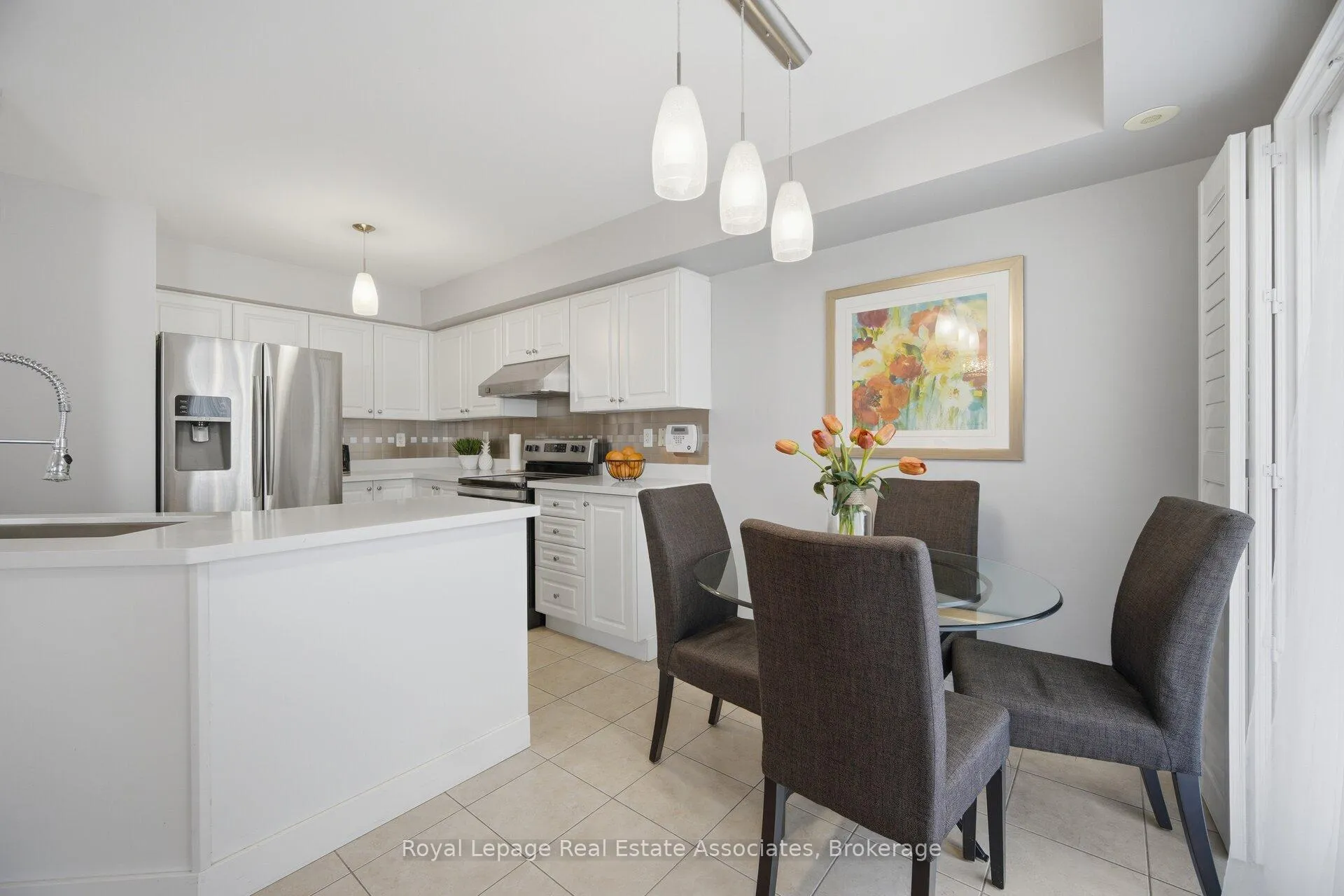 Photo 13 of 192 Louisbourg Way, Markham, Greensborough — HOMEH