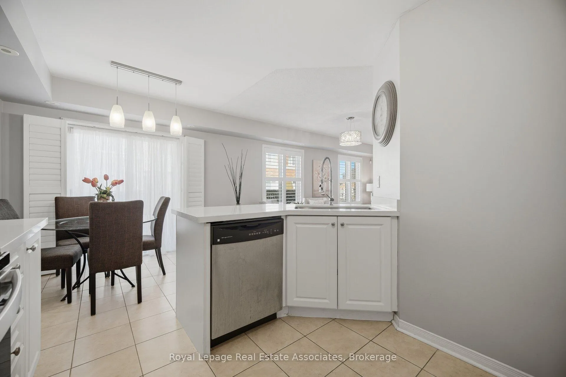 Photo 16 of 192 Louisbourg Way, Markham, Greensborough — HOMEH