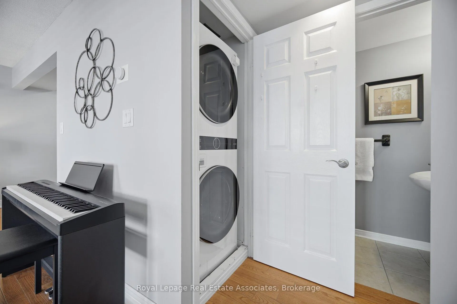 Photo 19 of 192 Louisbourg Way, Markham, Greensborough — HOMEH