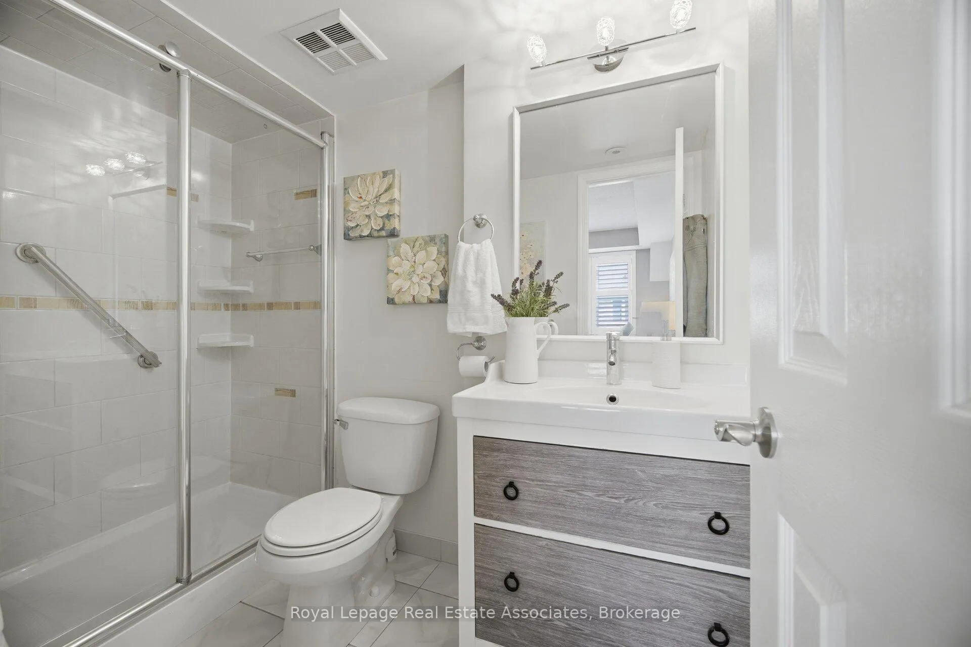 Photo 25 of 192 Louisbourg Way, Markham, Greensborough — HOMEH
