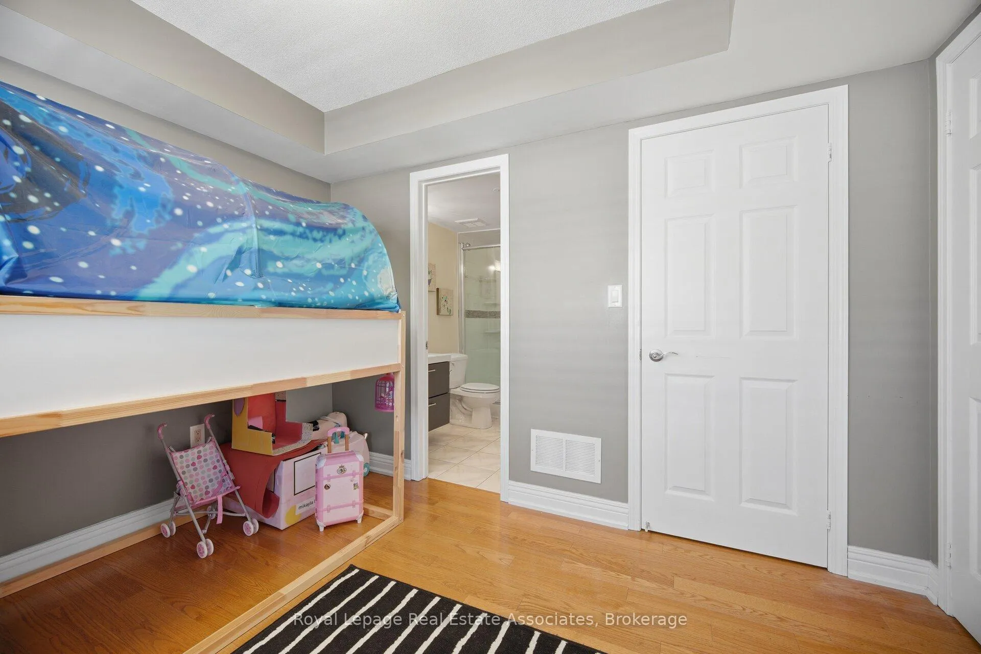 Photo 28 of 192 Louisbourg Way, Markham, Greensborough — HOMEH