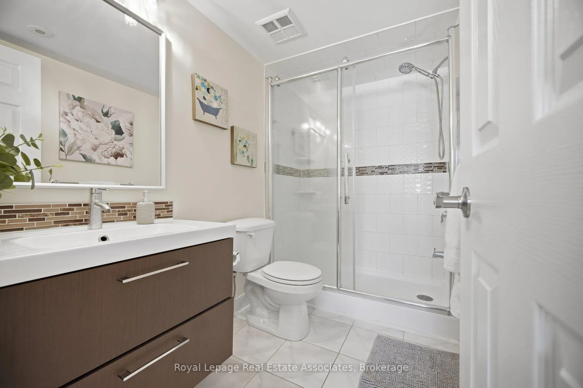 Photo 29 of 192 Louisbourg Way, Markham, Greensborough — HOMEH