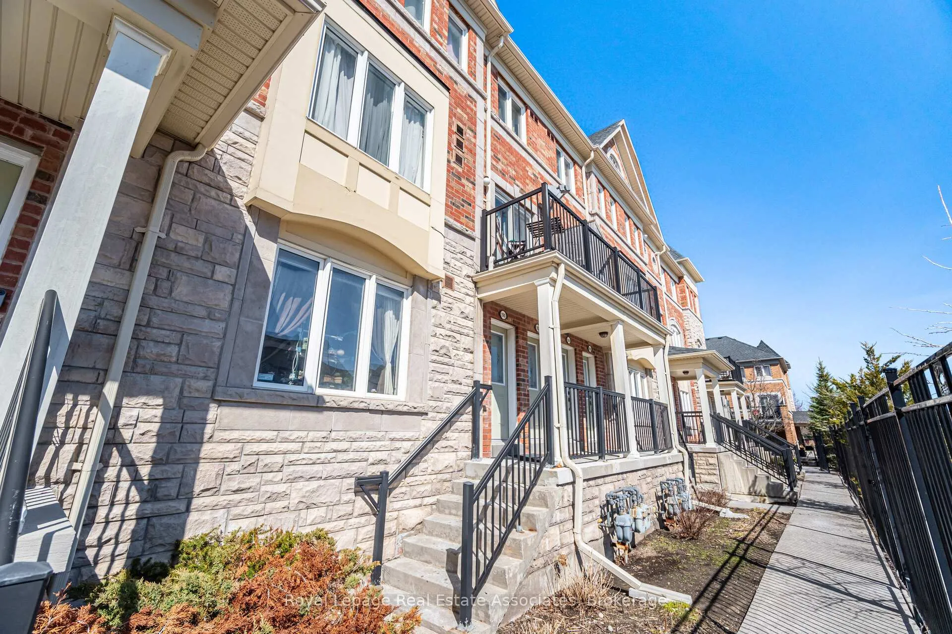 Photo 36 of 192 Louisbourg Way, Markham, Greensborough — HOMEH