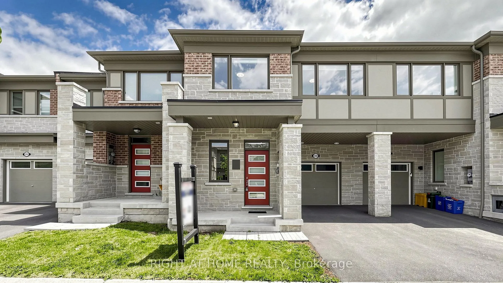 Photo 2 of 3209 Chimney Swift Crescent, Pickering, Rural Pickering — HOMEH