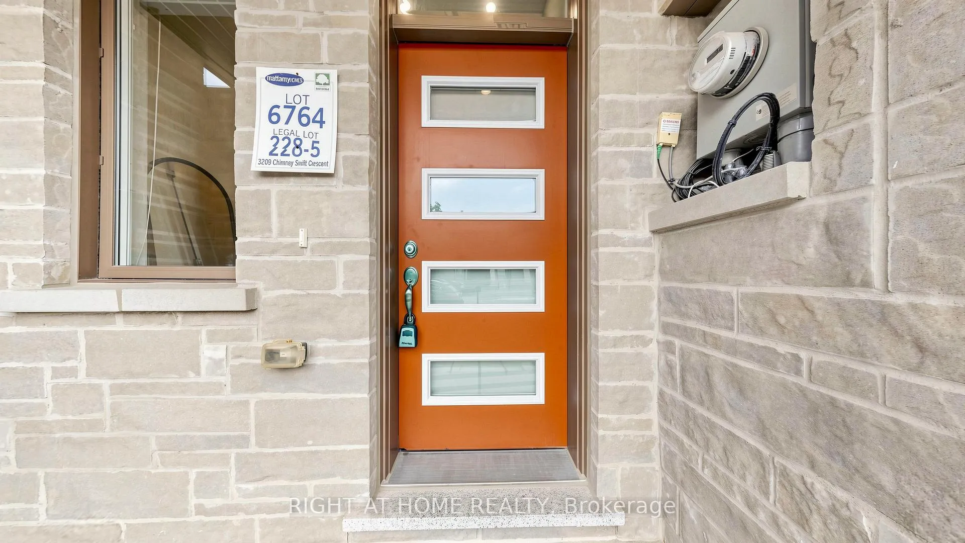 Photo 5 of 3209 Chimney Swift Crescent, Pickering, Rural Pickering — HOMEH