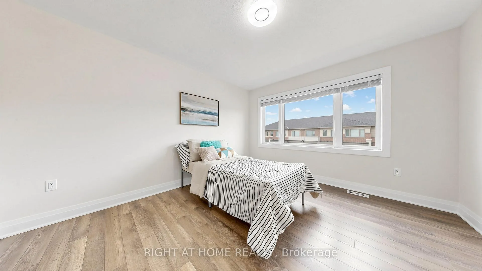 Photo 32 of 3209 Chimney Swift Crescent, Pickering, Rural Pickering — HOMEH