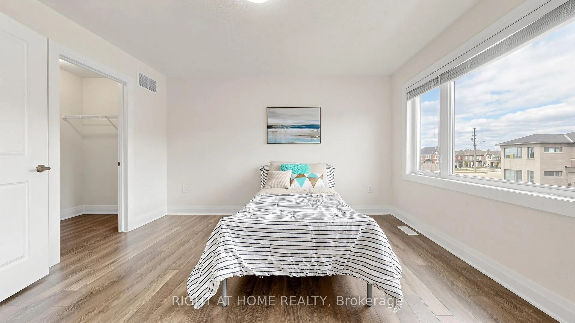 Photo 34 of 3209 Chimney Swift Crescent, Pickering, Rural Pickering — HOMEH