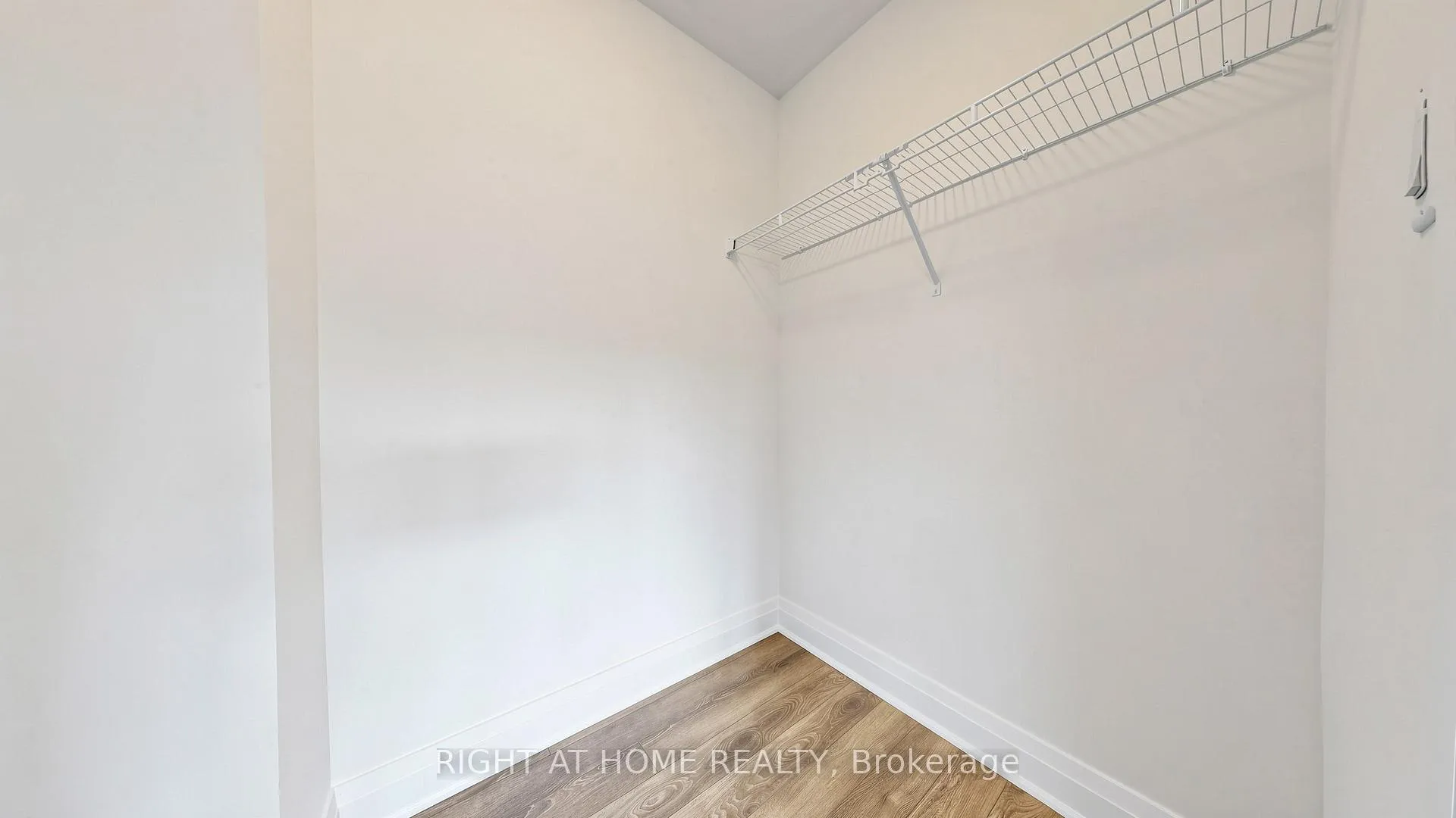 Photo 35 of 3209 Chimney Swift Crescent, Pickering, Rural Pickering — HOMEH