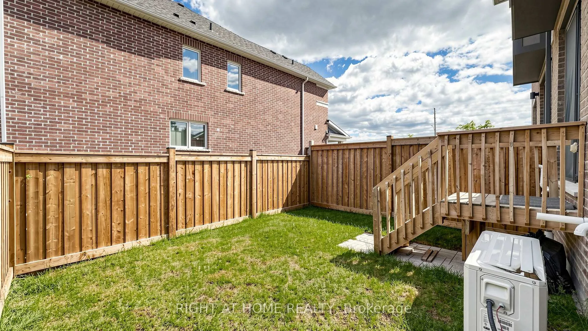 Photo 45 of 3209 Chimney Swift Crescent, Pickering, Rural Pickering — HOMEH