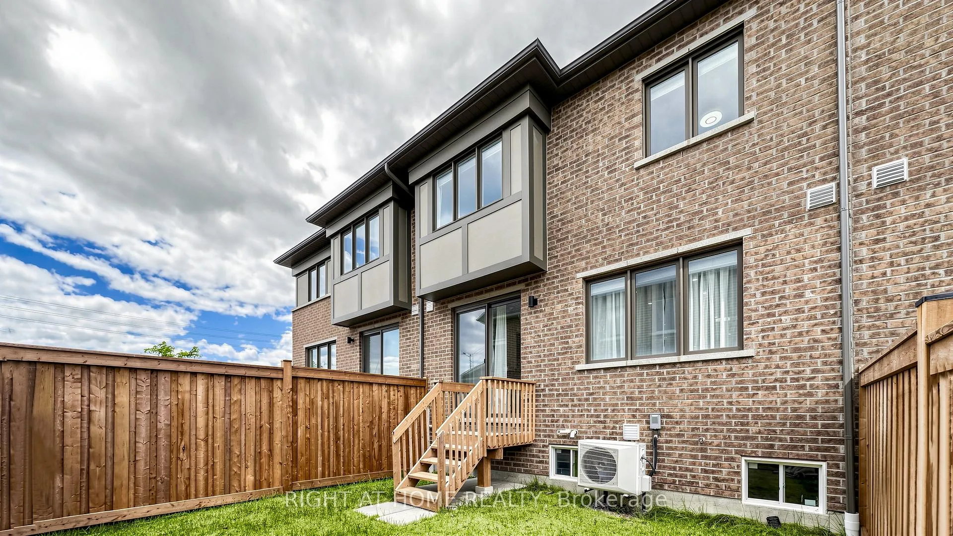 Photo 48 of 3209 Chimney Swift Crescent, Pickering, Rural Pickering — HOMEH