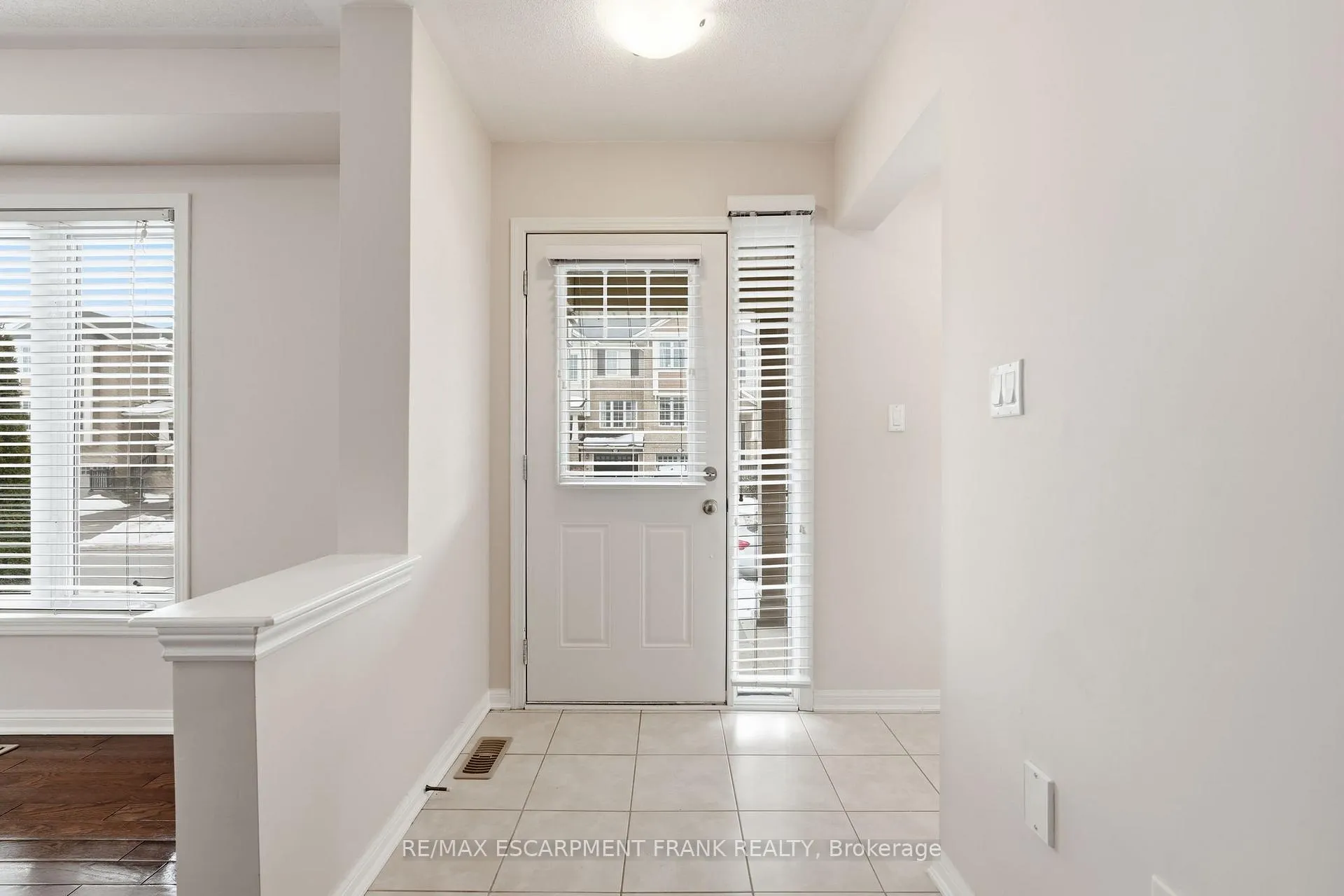 Photo 3 of 12 Emick Drive, Hamilton, Meadowlands — HOMEH