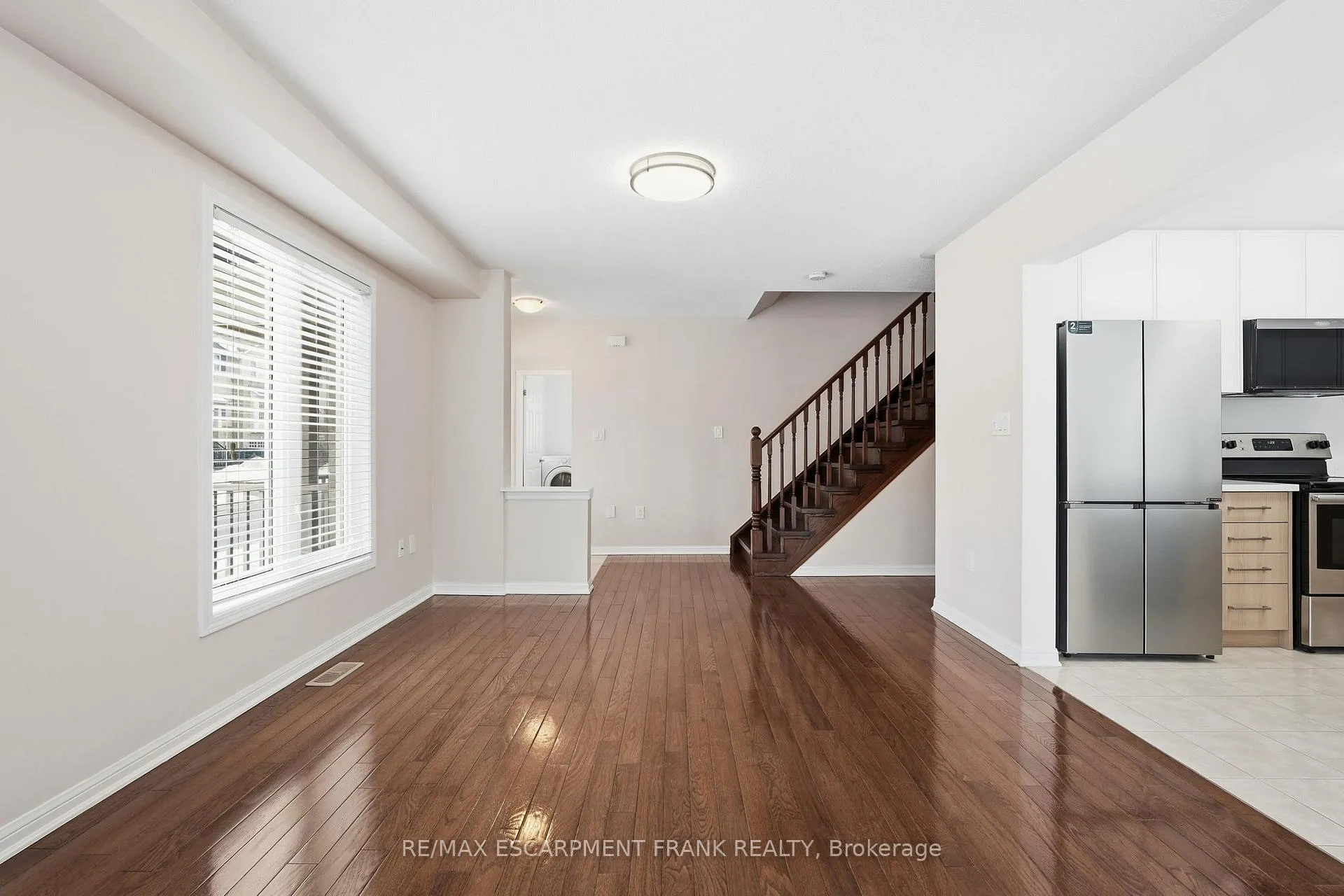 Photo 6 of 12 Emick Drive, Hamilton, Meadowlands — HOMEH