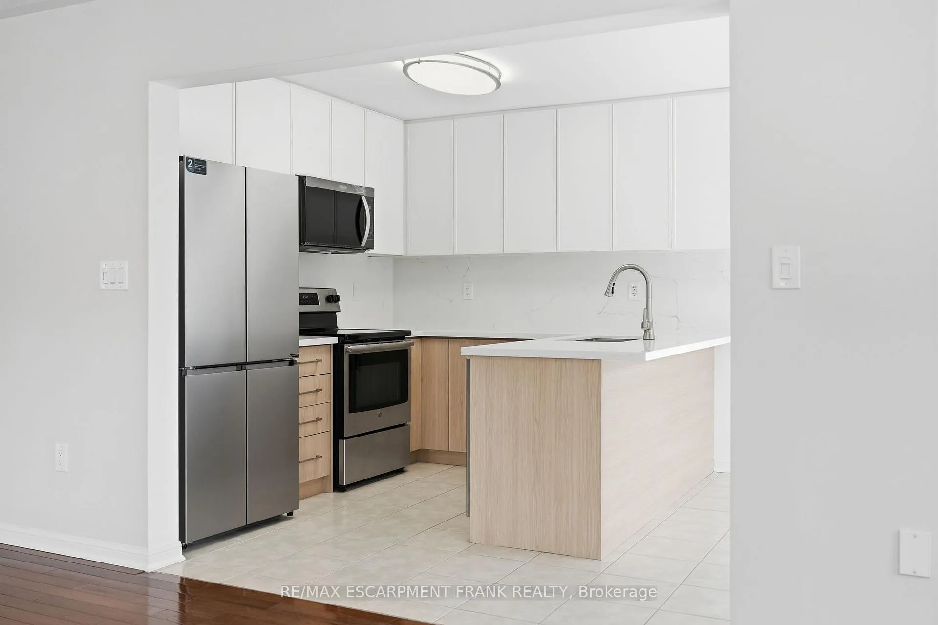 Photo 15 of 12 Emick Drive, Hamilton, Meadowlands — HOMEH