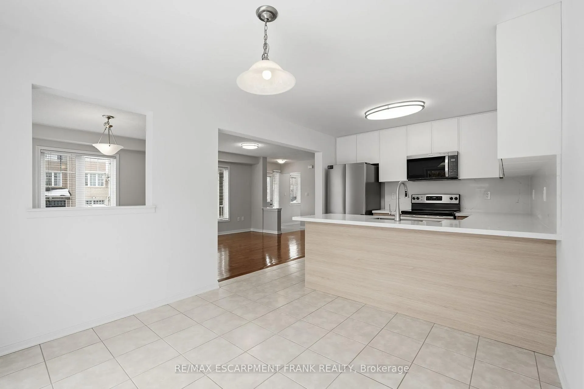 Photo 17 of 12 Emick Drive, Hamilton, Meadowlands — HOMEH