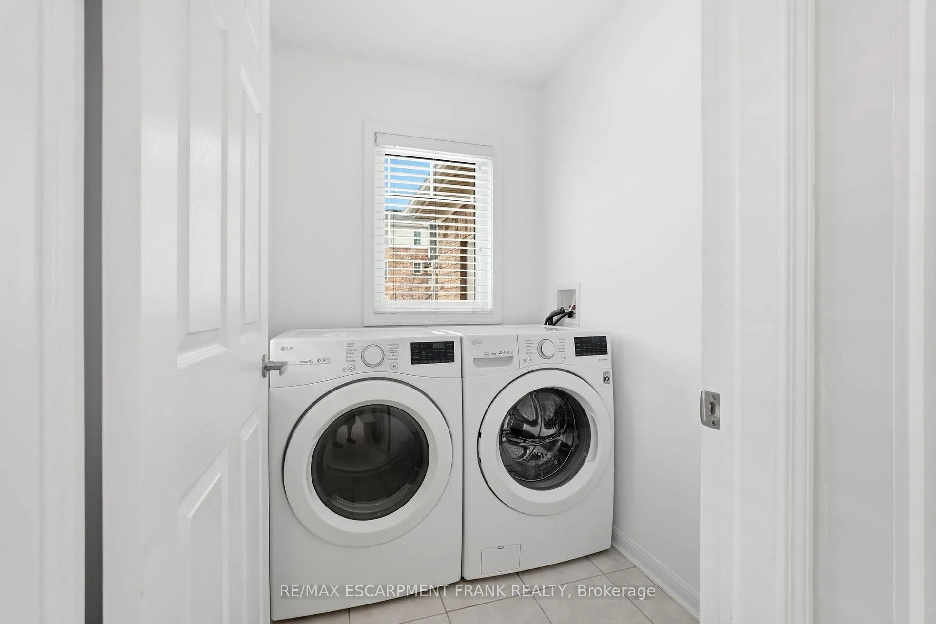 Photo 18 of 12 Emick Drive, Hamilton, Meadowlands — HOMEH