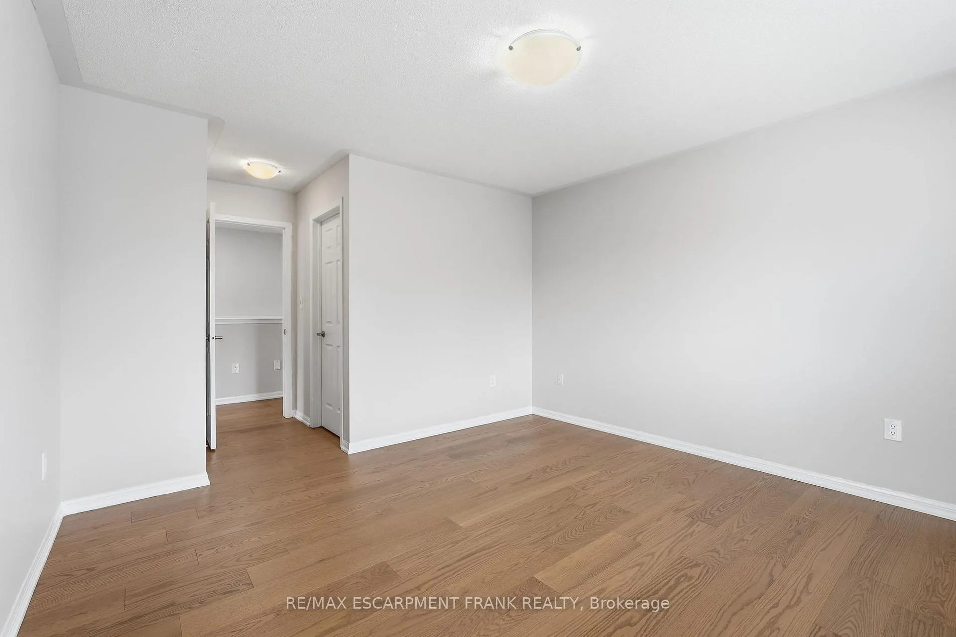 Photo 22 of 12 Emick Drive, Hamilton, Meadowlands — HOMEH
