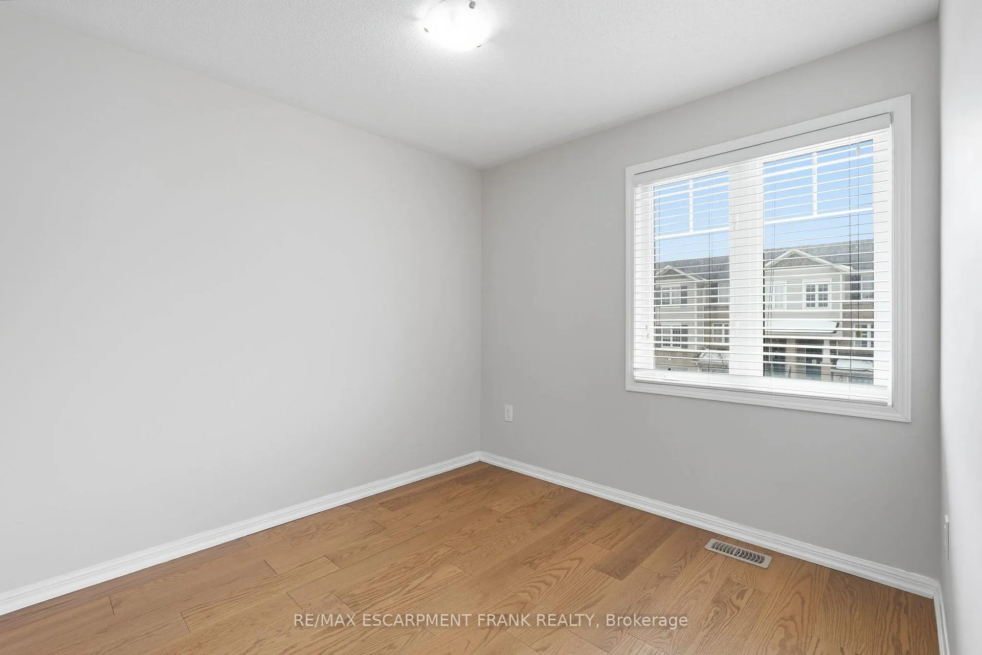Photo 28 of 12 Emick Drive, Hamilton, Meadowlands — HOMEH