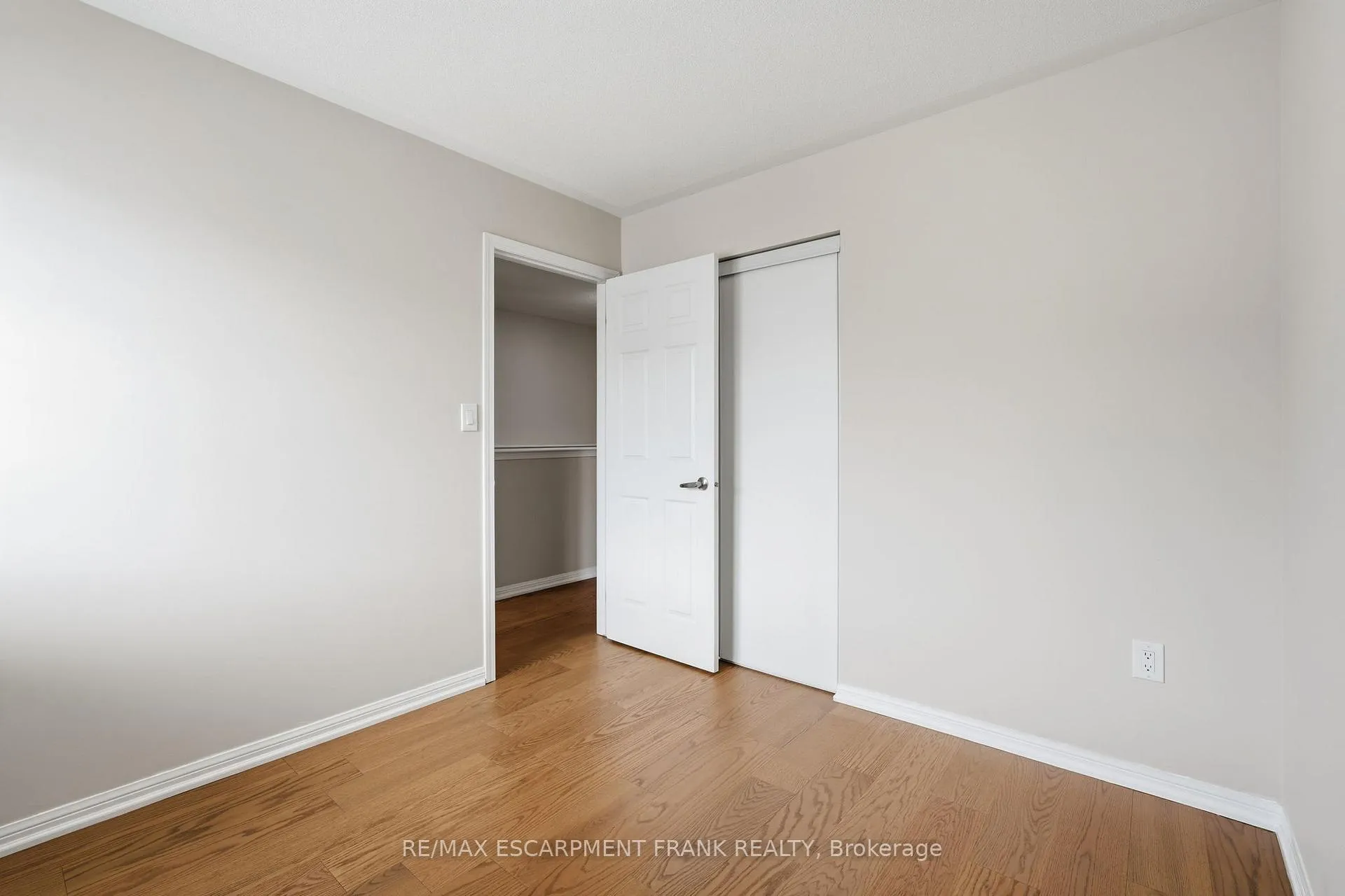 Photo 29 of 12 Emick Drive, Hamilton, Meadowlands — HOMEH
