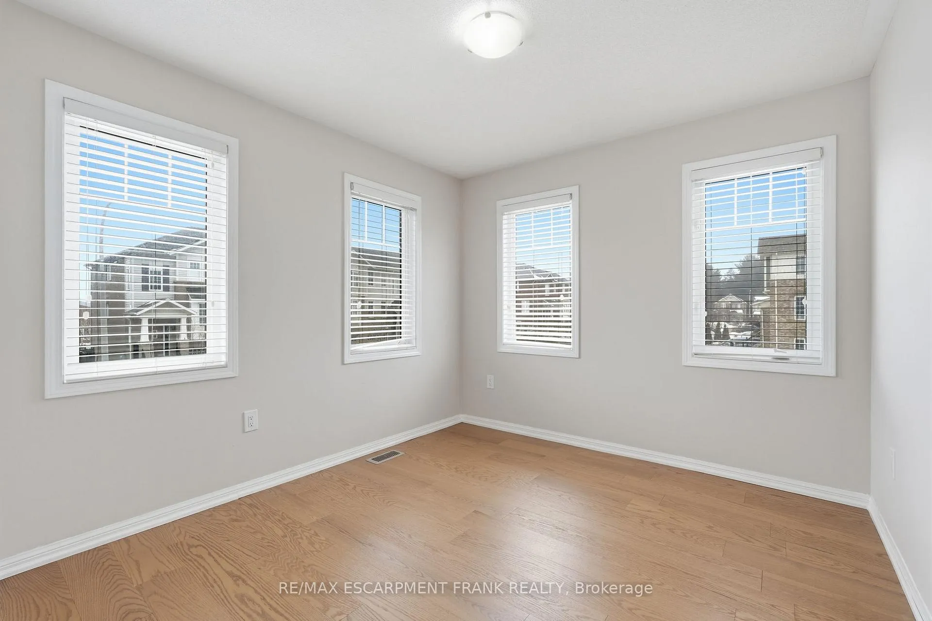 Photo 31 of 12 Emick Drive, Hamilton, Meadowlands — HOMEH