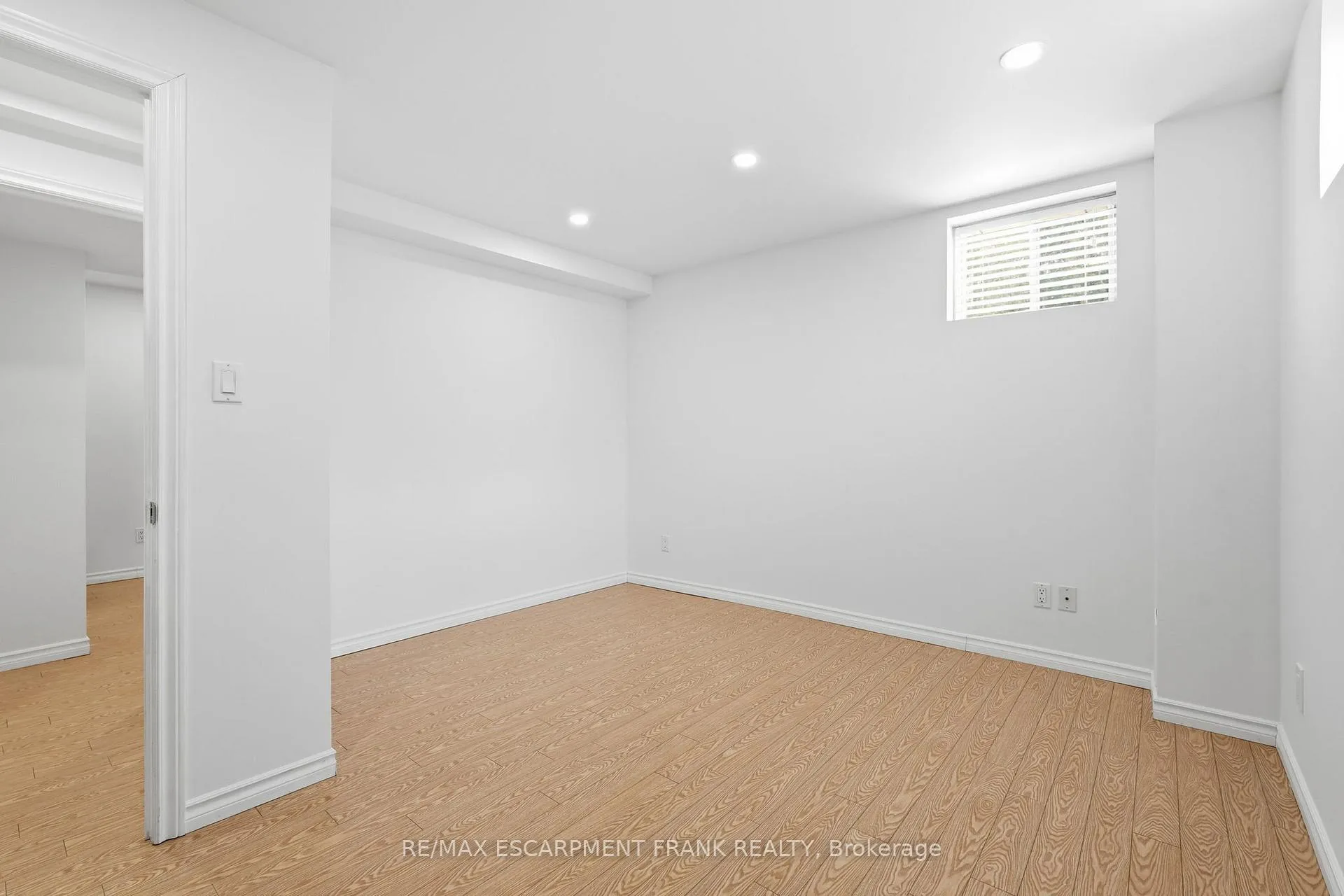 Photo 42 of 12 Emick Drive, Hamilton, Meadowlands — HOMEH