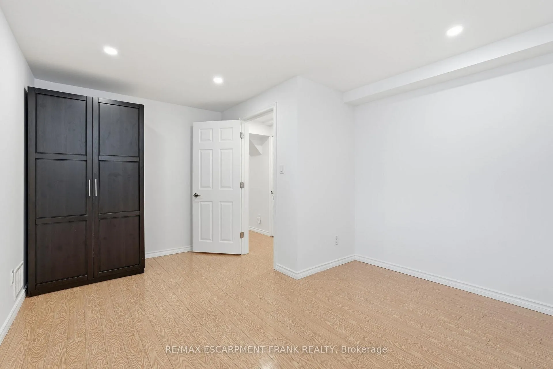 Photo 43 of 12 Emick Drive, Hamilton, Meadowlands — HOMEH