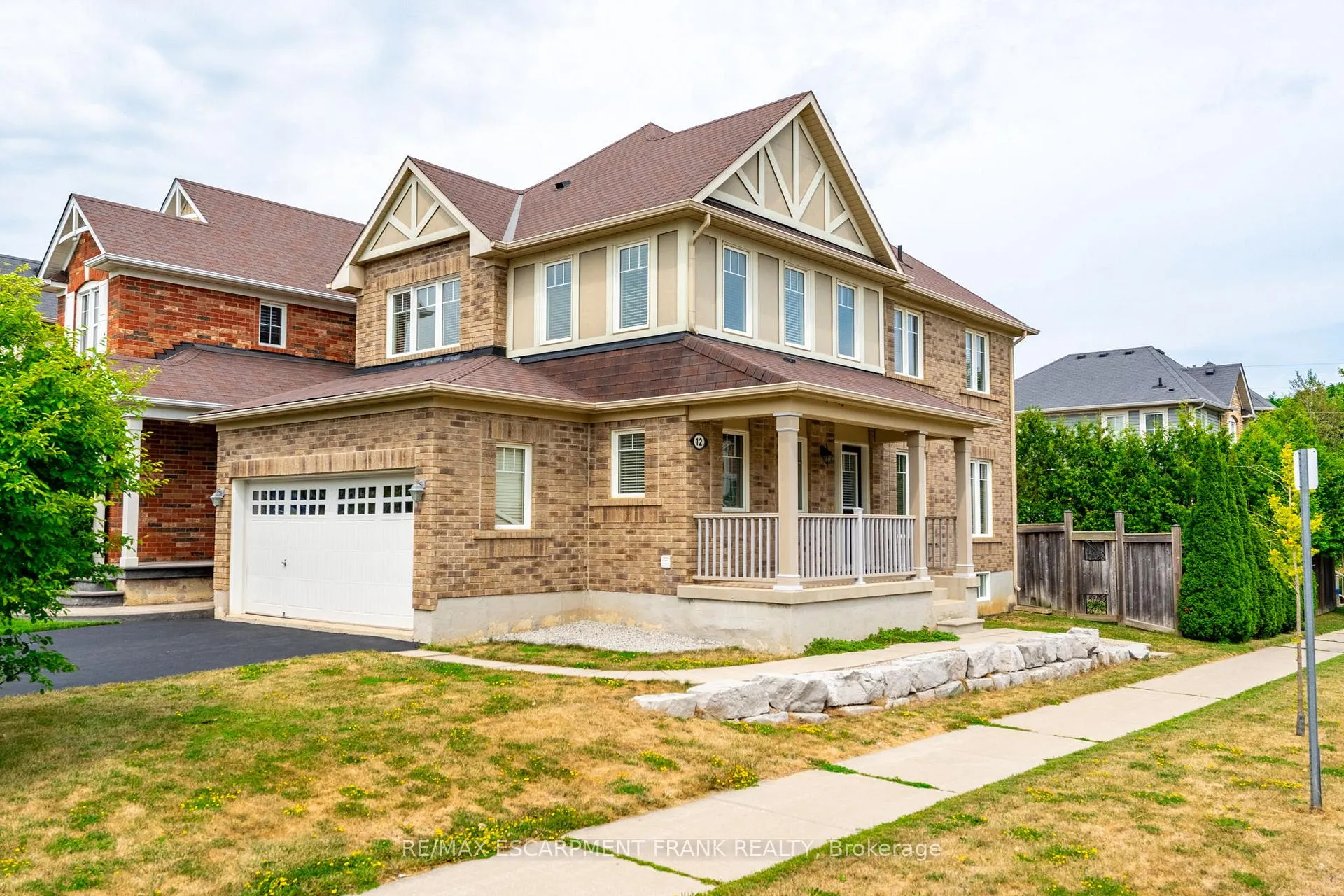 Photo 2 of 12 Emick Drive, Hamilton, Meadowlands — HOMEH