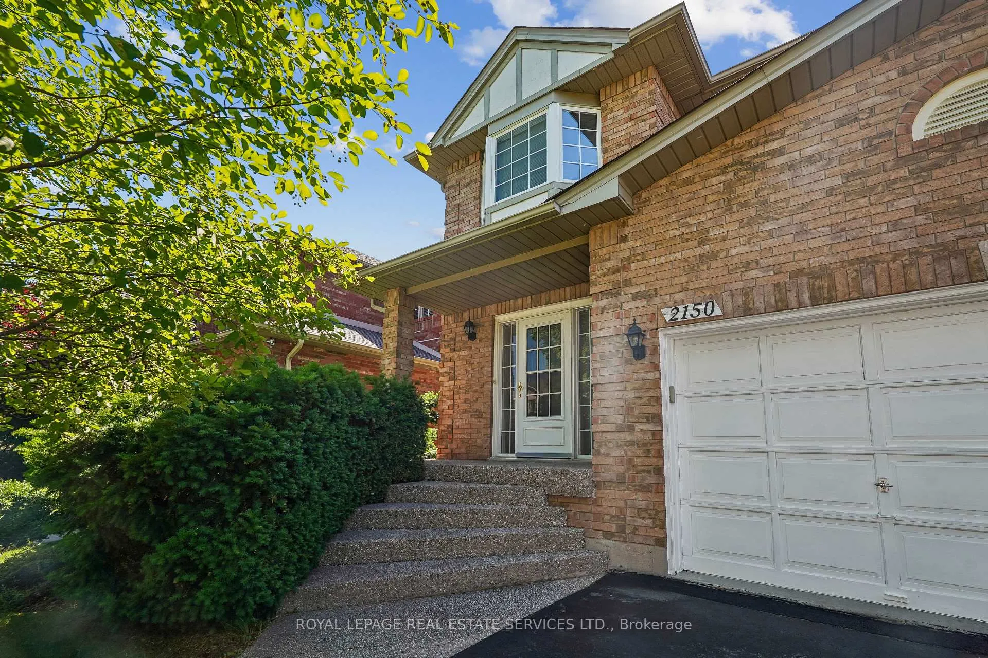 Photo 3 of 2150 Westmount Drive, Oakville, Westmount — HOMEH