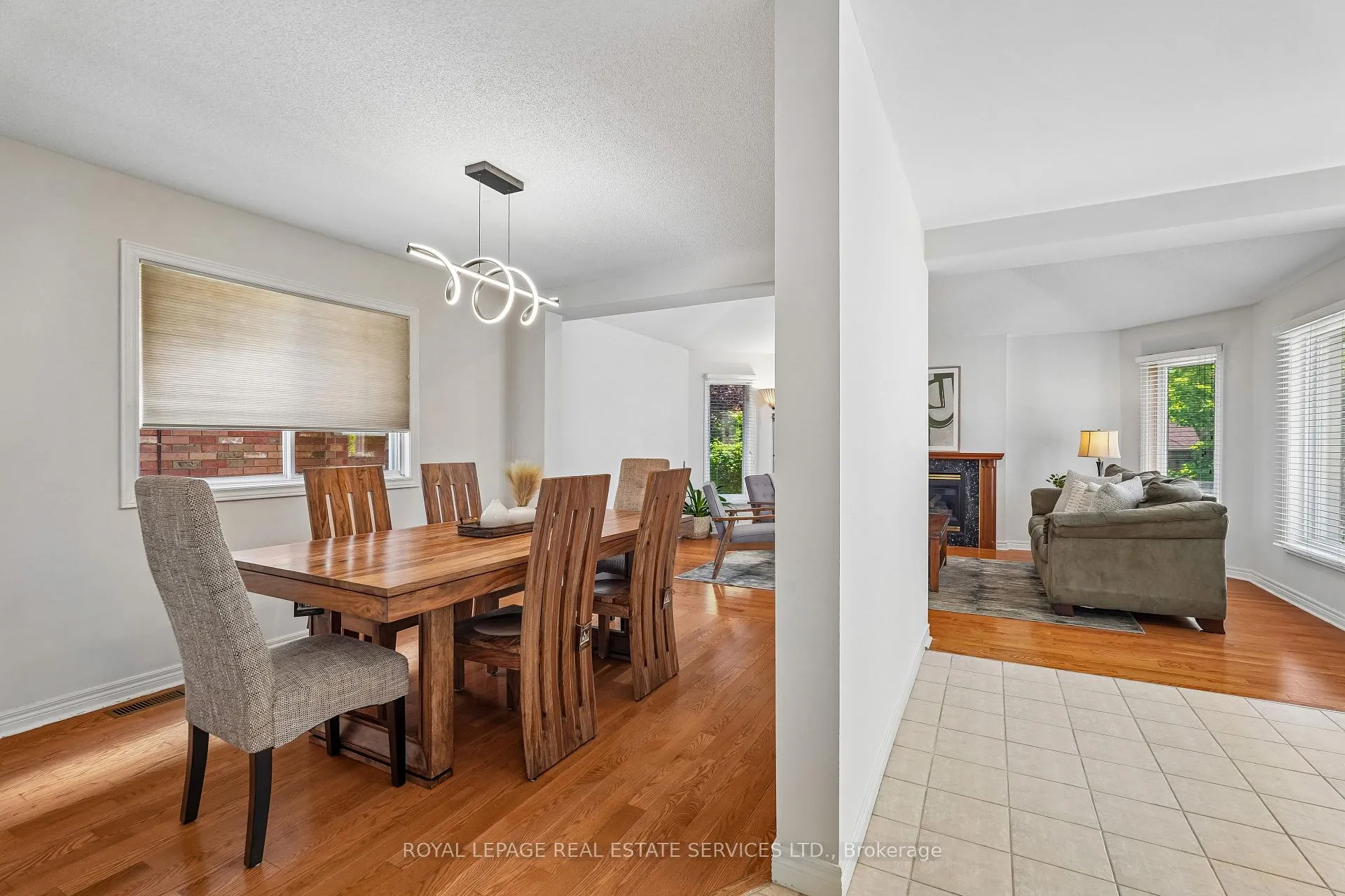 Photo 6 of 2150 Westmount Drive, Oakville, Westmount — HOMEH