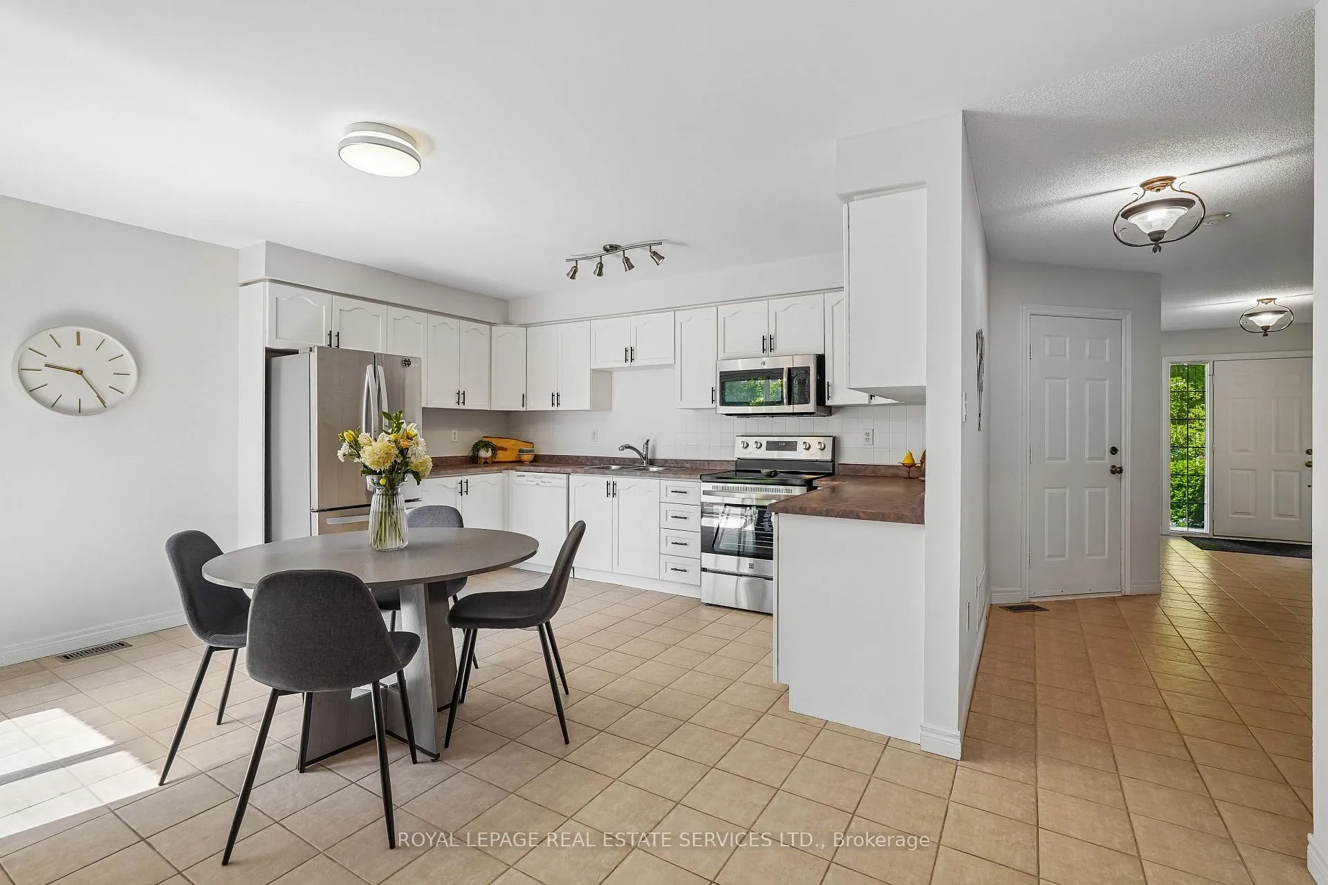Photo 10 of 2150 Westmount Drive, Oakville, Westmount — HOMEH