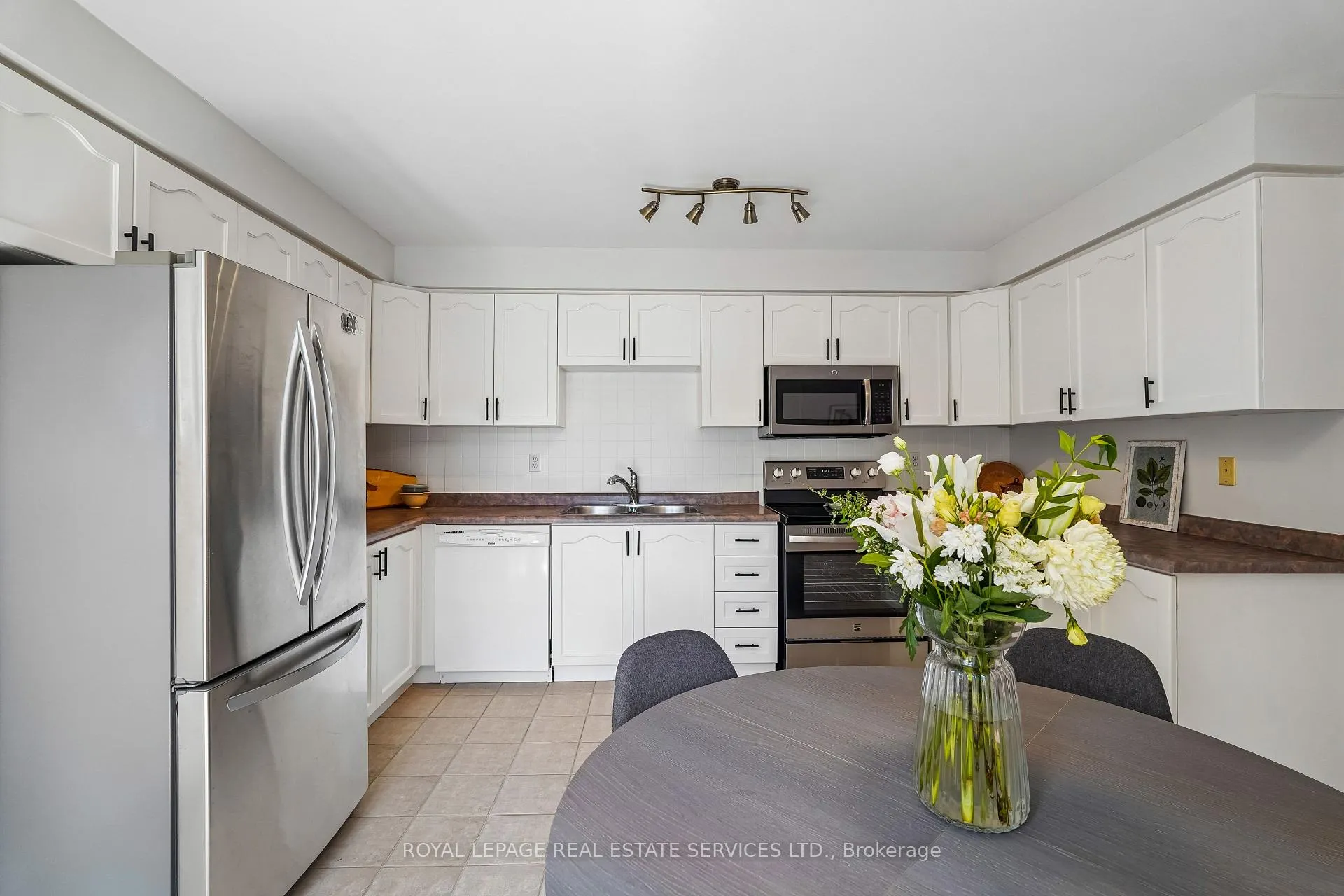 Photo 12 of 2150 Westmount Drive, Oakville, Westmount — HOMEH