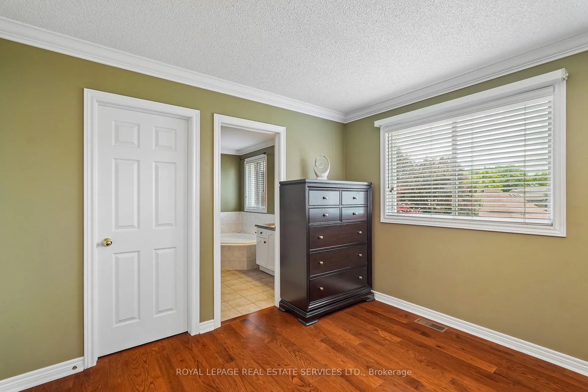 Photo 16 of 2150 Westmount Drive, Oakville, Westmount — HOMEH