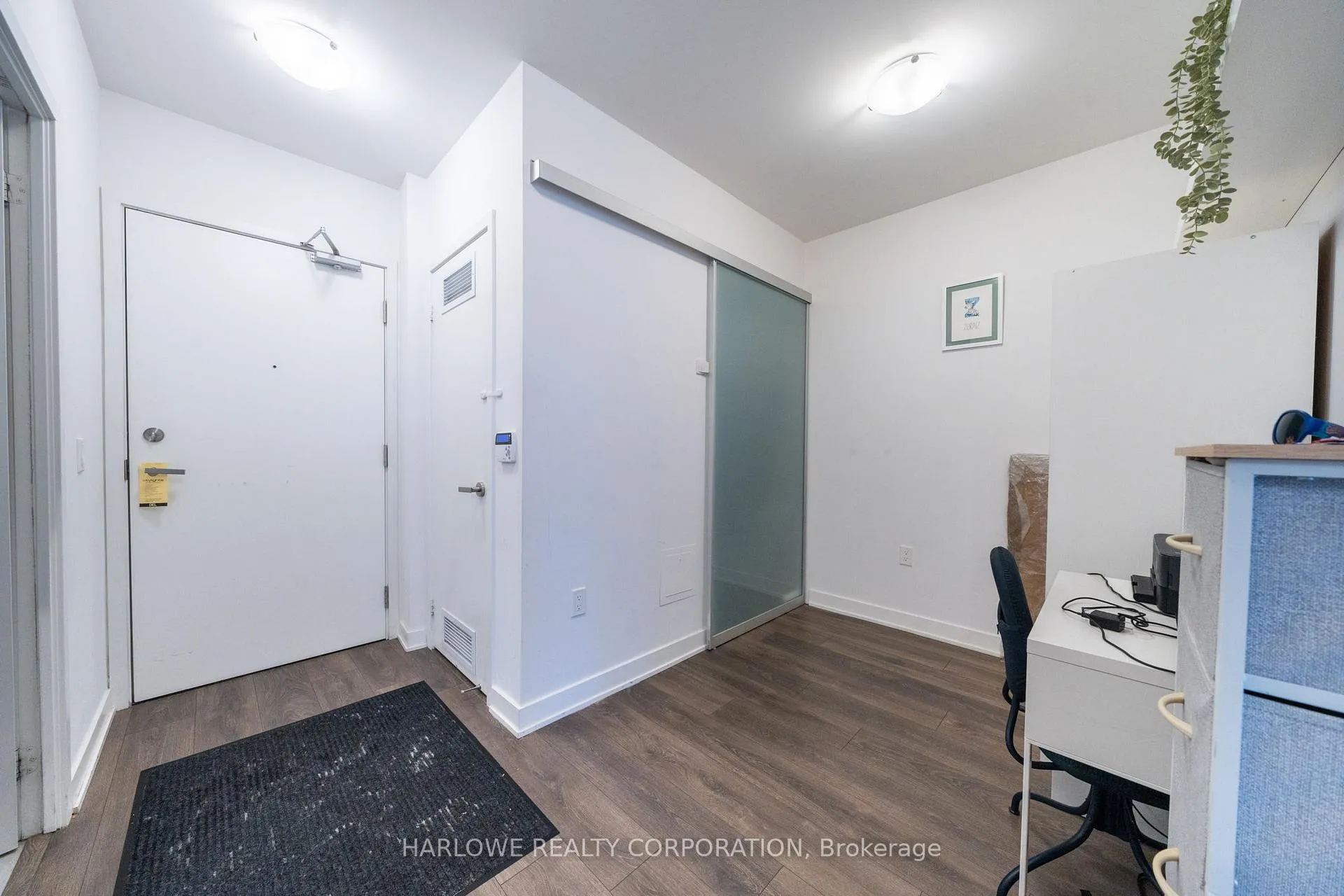 Photo 4 of Unit 502 NT, 99 Broadway Avenue, Toronto, Mount Pleasant West — HOMEH