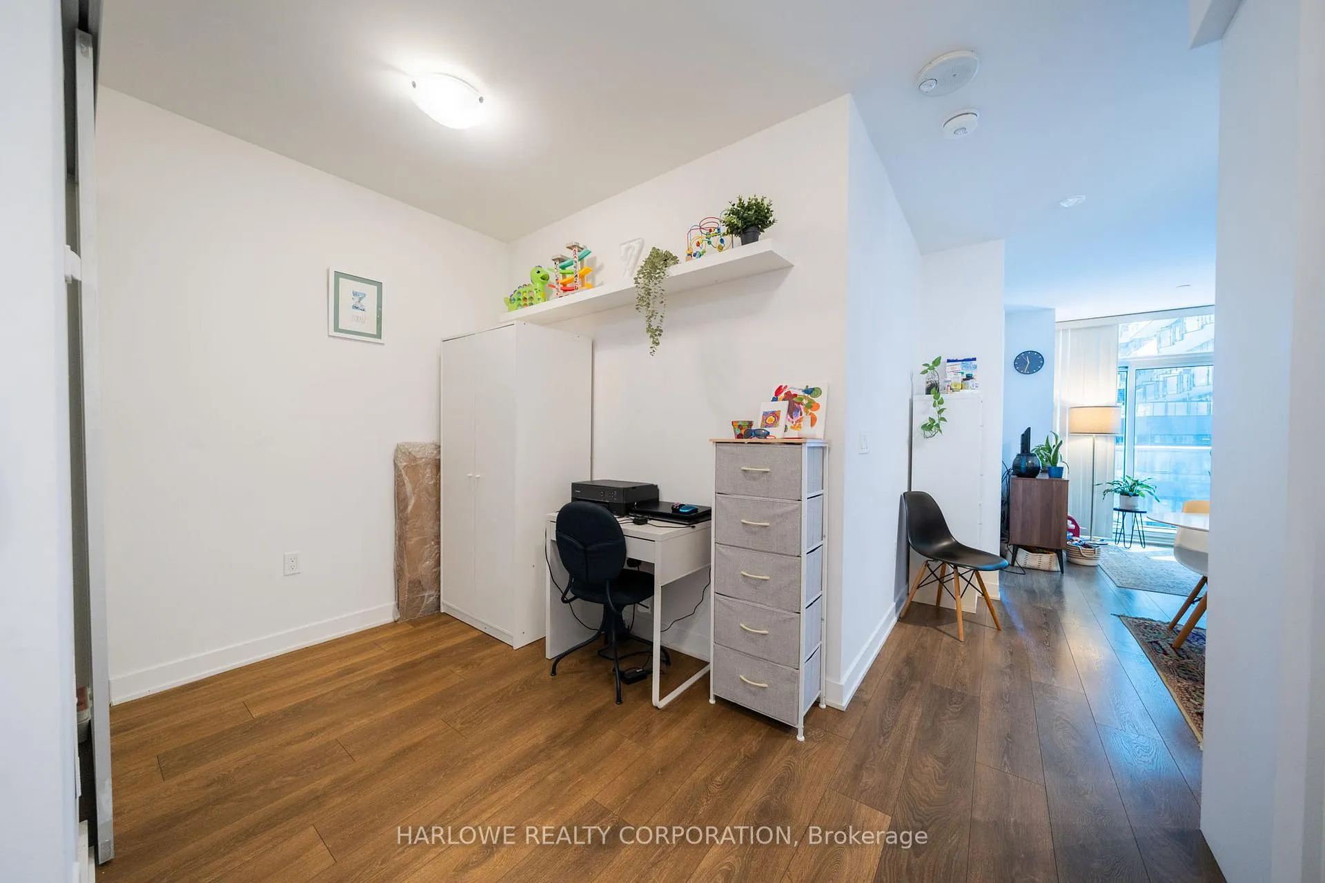 Photo 5 of Unit 502 NT, 99 Broadway Avenue, Toronto, Mount Pleasant West — HOMEH