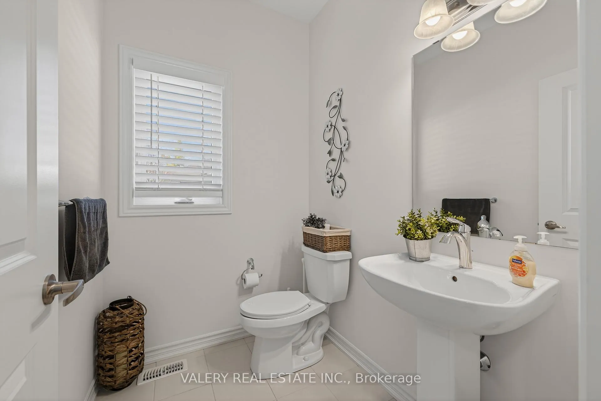 Photo 6 of 109 Ballantyne Avenue, North Perth, Elma — HOMEH