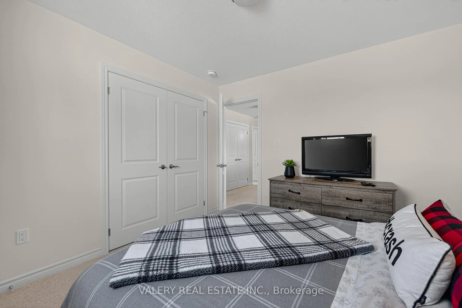 Photo 23 of 109 Ballantyne Avenue, North Perth, Elma — HOMEH