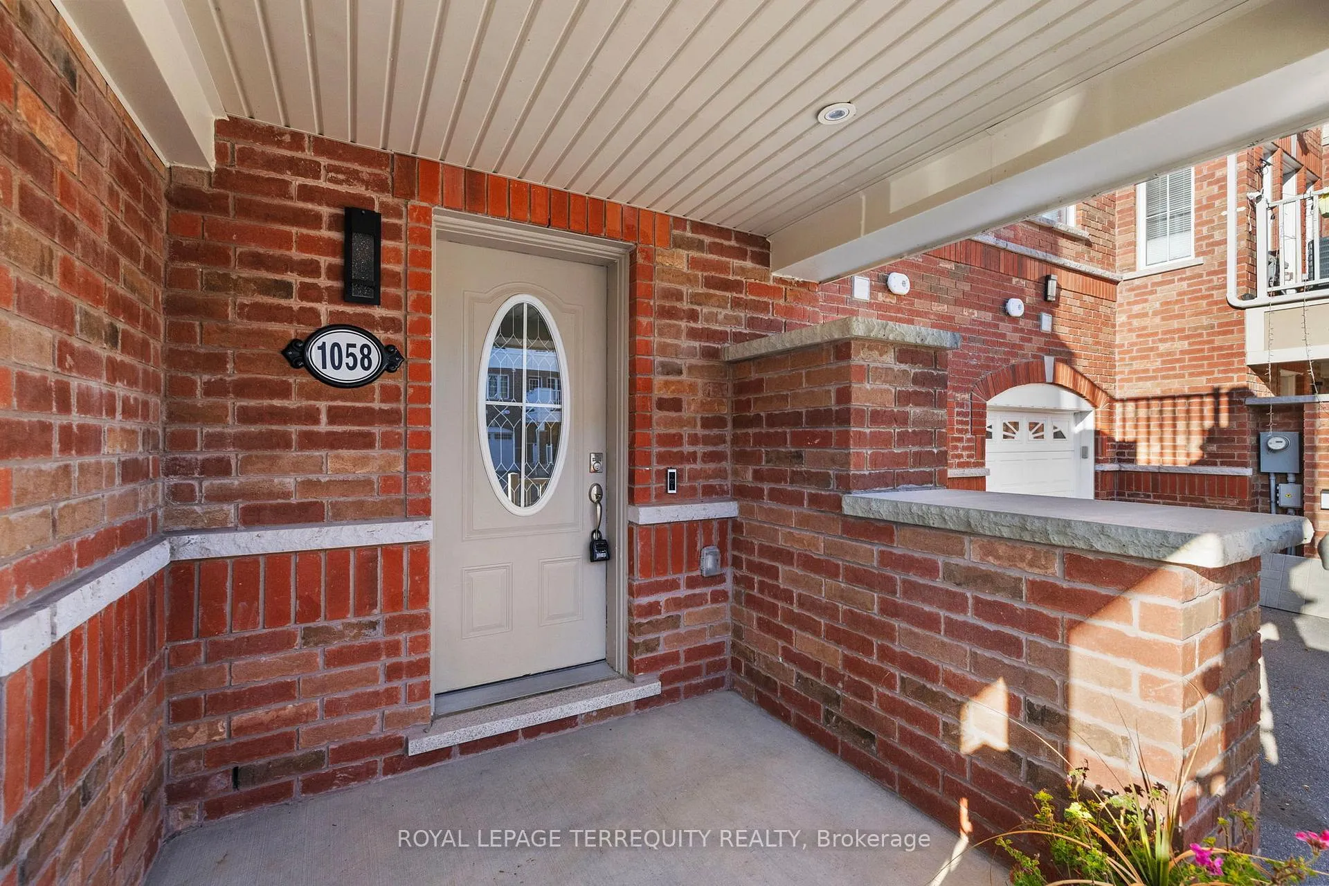 Photo 5 of 1058 Clipper Lane, Pickering, Rural Pickering — HOMEH