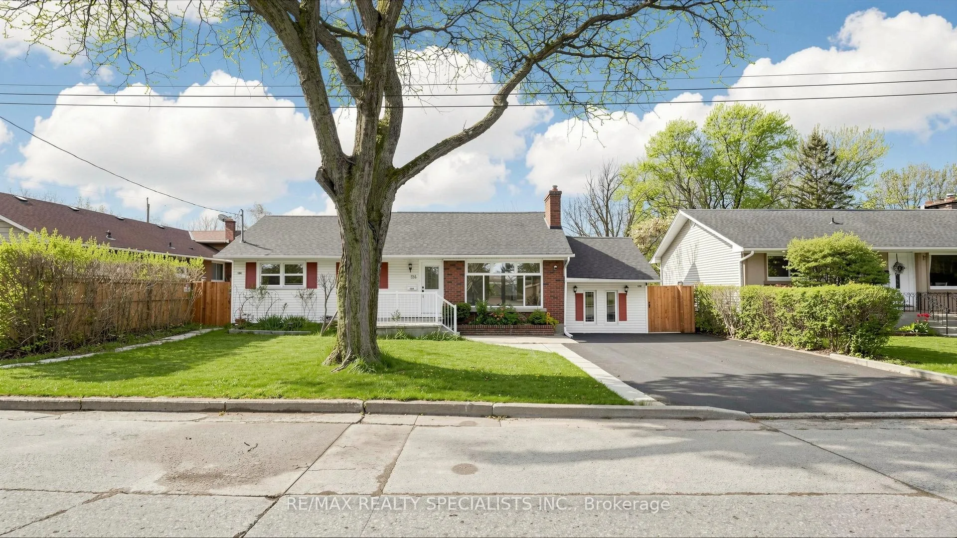 Front of 124 Village Road
