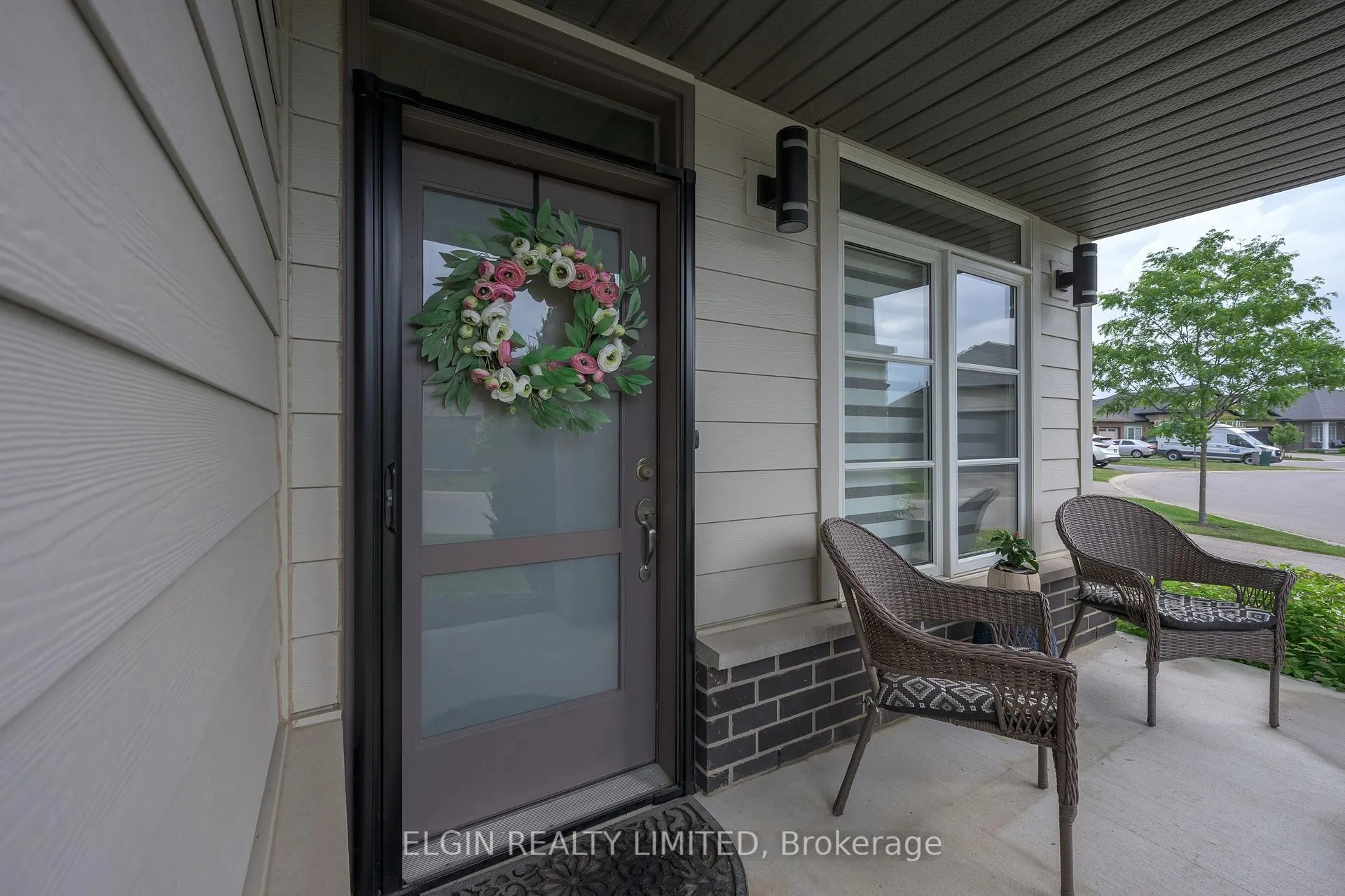 Photo 4 of 10-4 McPherson Court, Central Elgin, Lynhurst — HOMEH