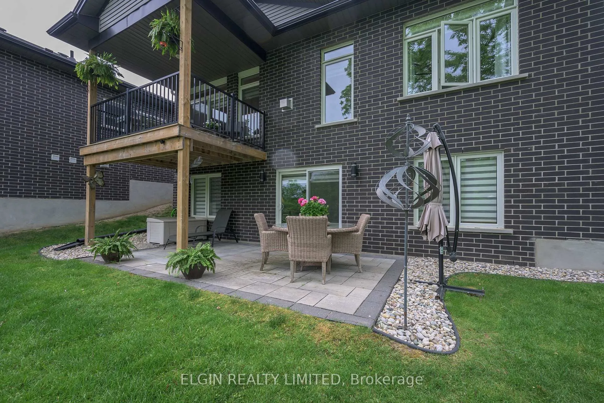 Photo 5 of 10-4 McPherson Court, Central Elgin, Lynhurst — HOMEH