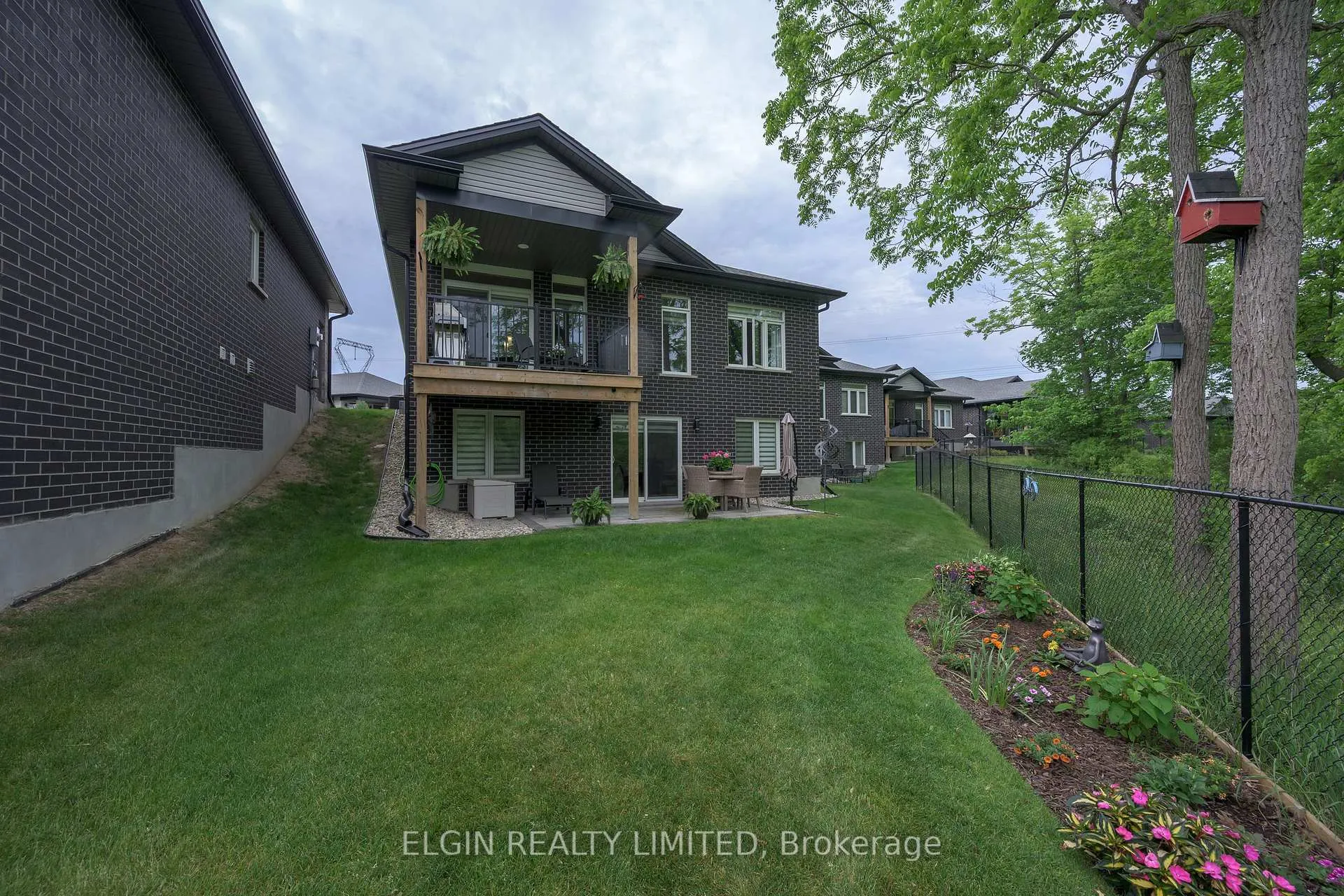 Photo 6 of 10-4 McPherson Court, Central Elgin, Lynhurst — HOMEH