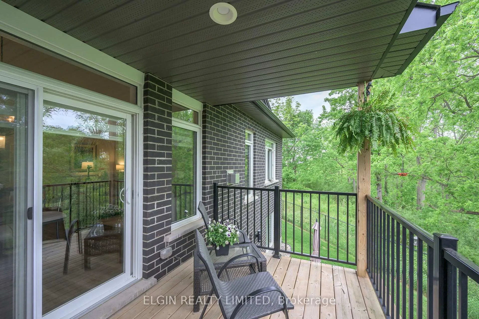 Photo 11 of 10-4 McPherson Court, Central Elgin, Lynhurst — HOMEH