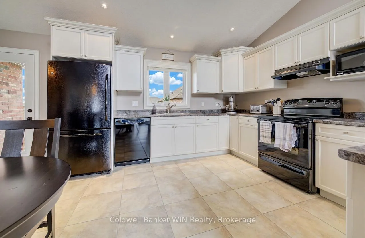 Photo 14 of 108 Ruby's Crescent, Wellington North, Mount Forest — HOMEH
