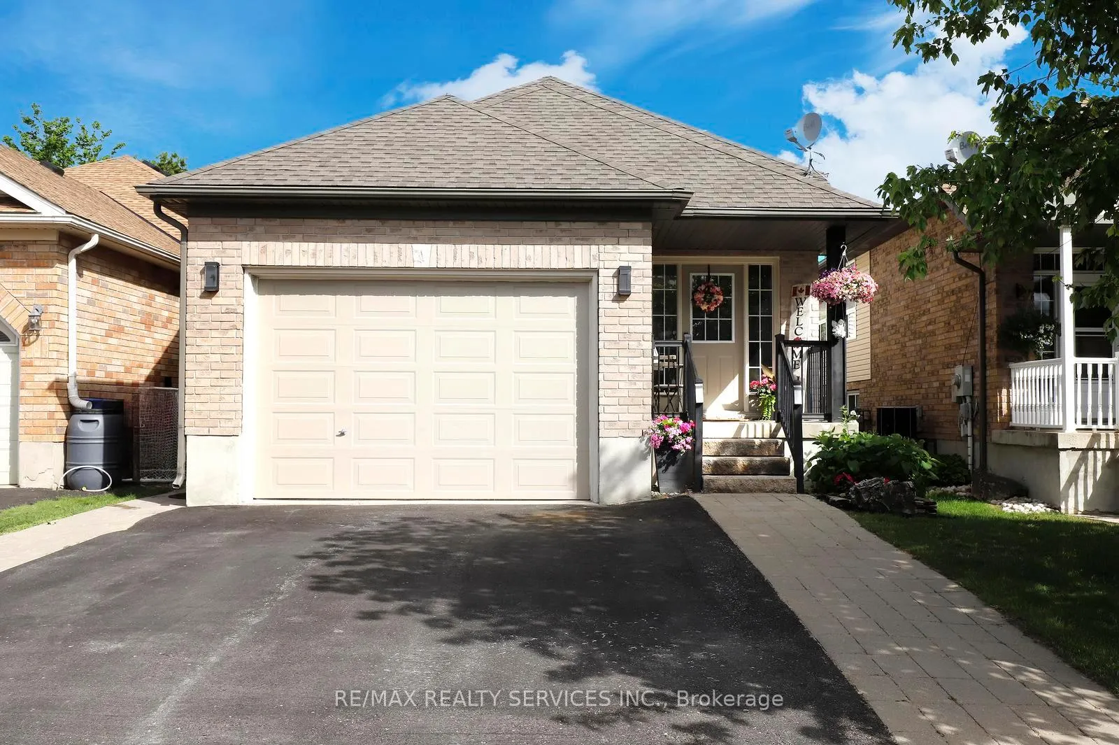 Photo 1 of 101 Glengarry Road, Orangeville — HOMEH