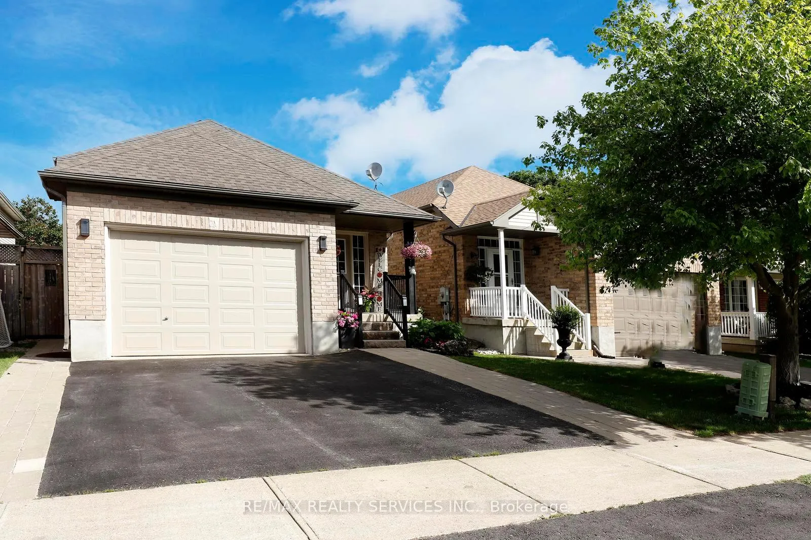 Photo 3 of 101 Glengarry Road, Orangeville — HOMEH